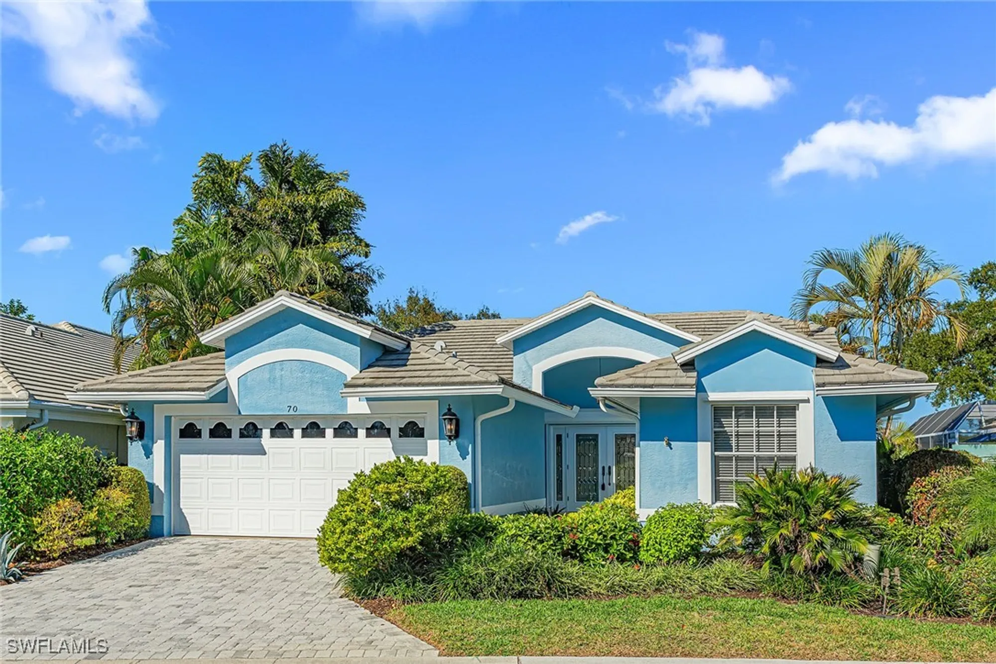 Property Slideshow image 1 of 24 | 70 fountain cir, Naples, FL, 34119