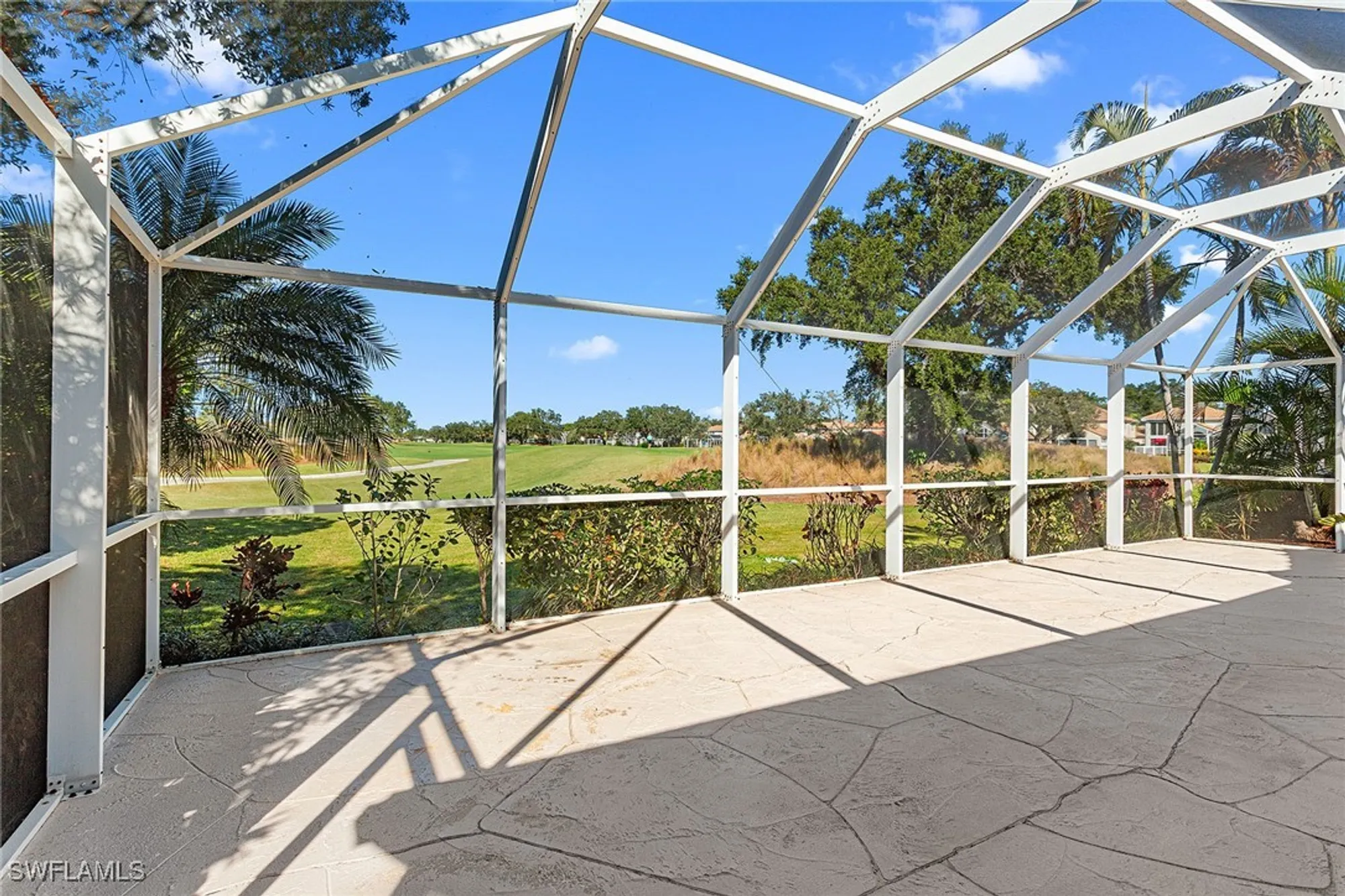 Property Slideshow image 20 of 24 | 70 fountain cir, Naples, FL, 34119