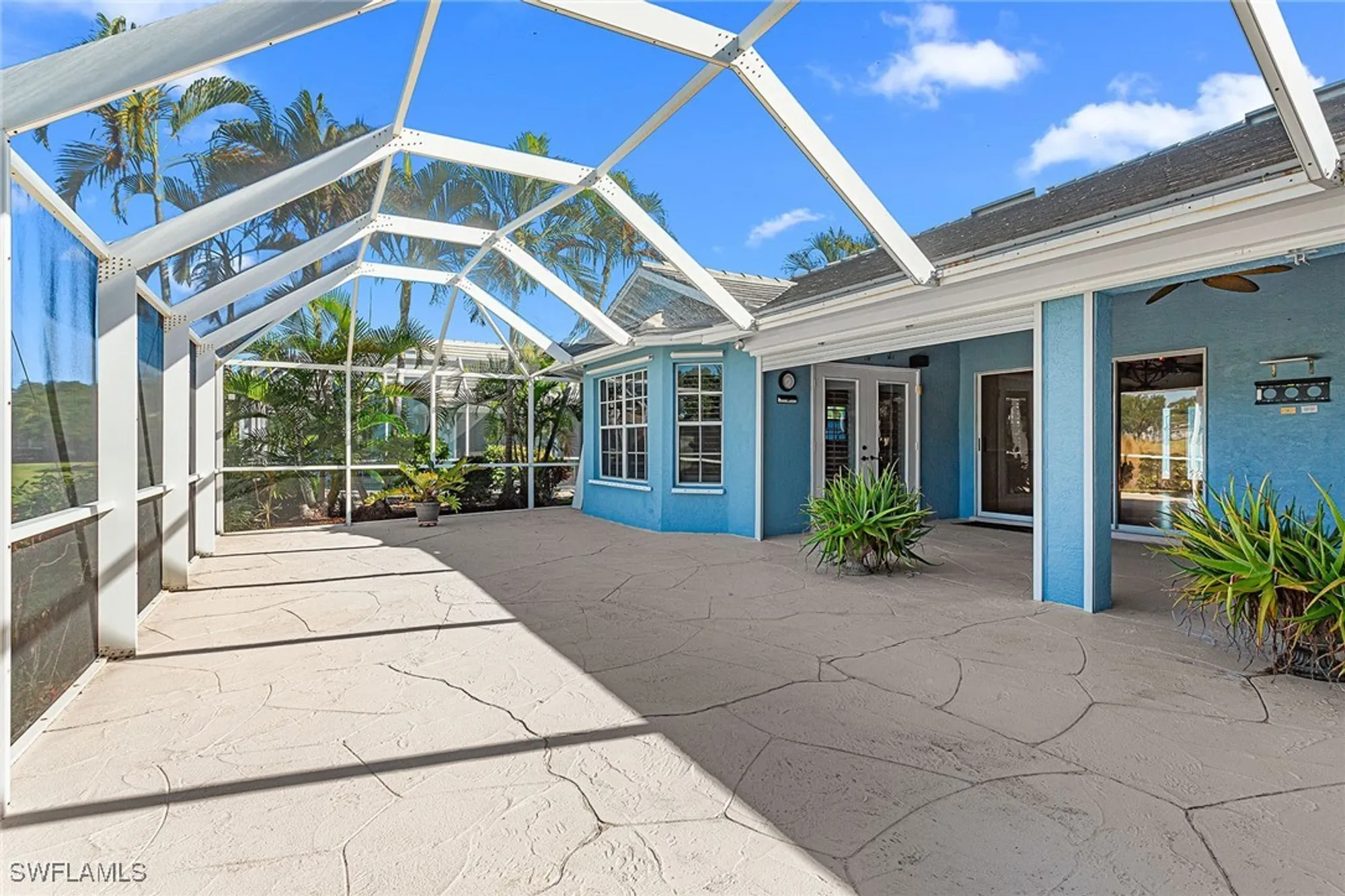 Property Slideshow image 22 of 24 | 70 fountain cir, Naples, FL, 34119