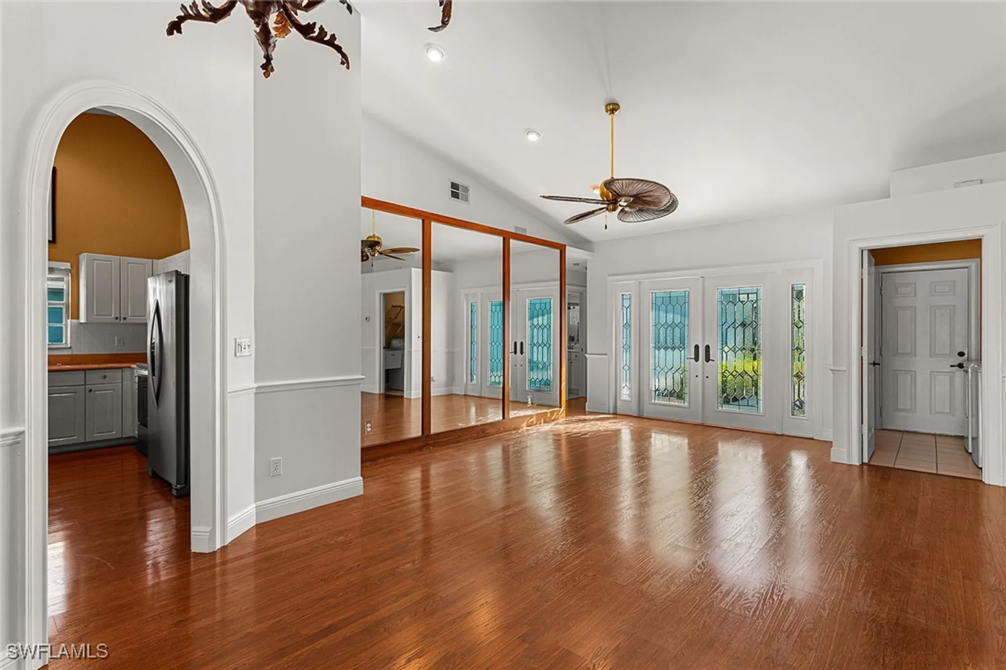 Property Slideshow image 4 of 24 | 70 fountain cir, Naples, FL, 34119