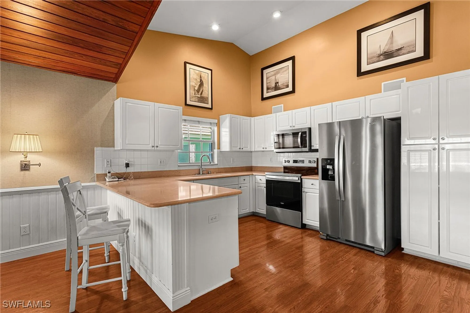 Property Slideshow image 5 of 24 | 70 fountain cir, Naples, FL, 34119