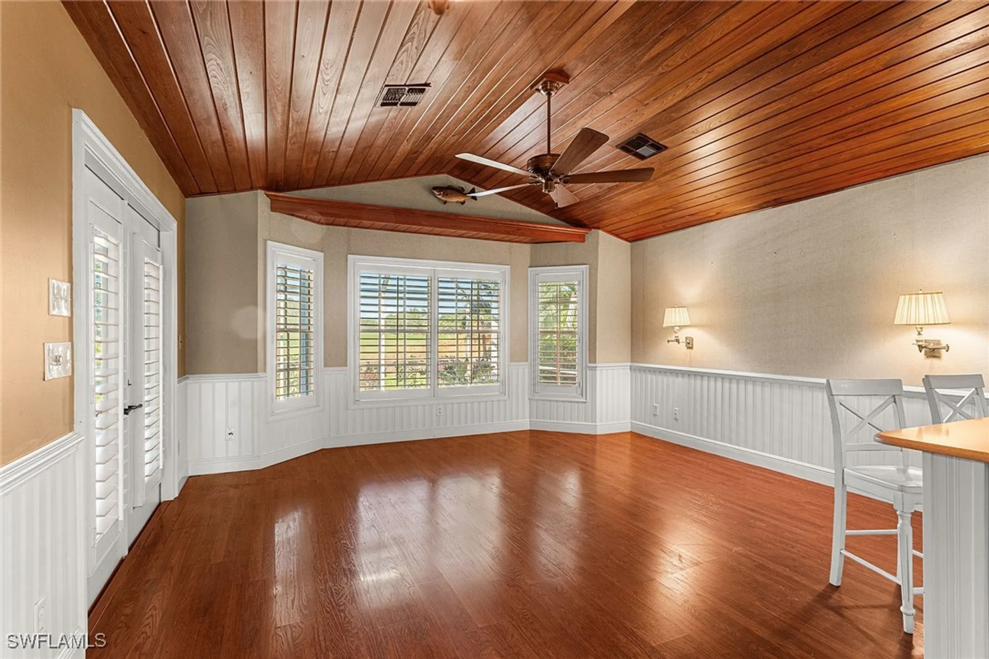 Property Slideshow image 9 of 24 | 70 fountain cir, Naples, FL, 34119