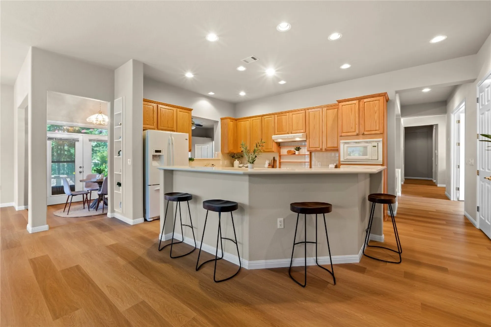 Property Slideshow image 14 of 39 | 122 durango trl, Georgetown, TX, 78633