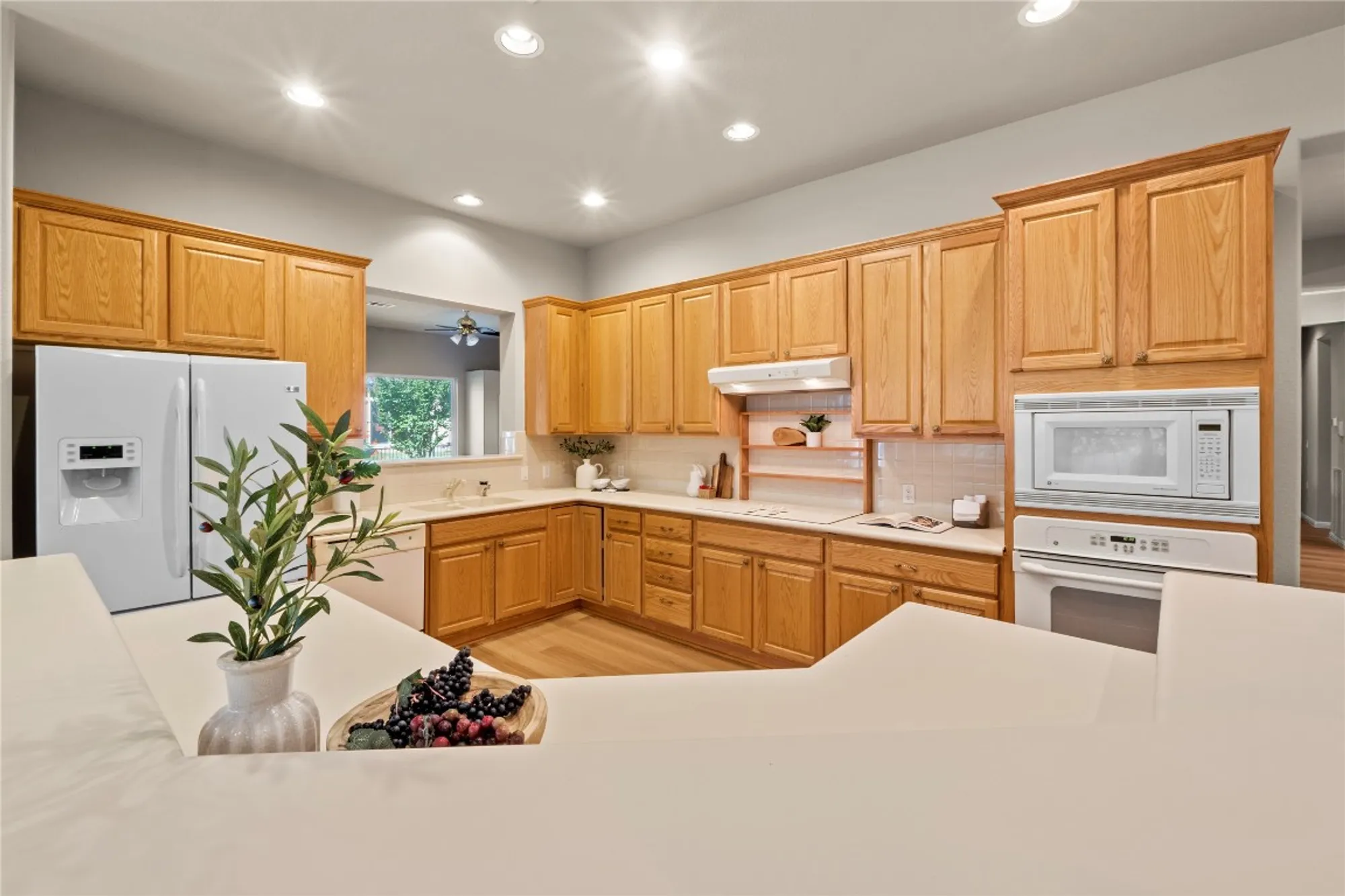 Property Slideshow image 11 of 39 | 122 durango trl, Georgetown, TX, 78633