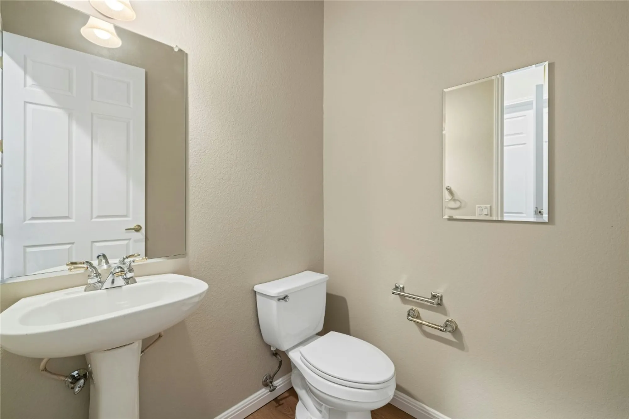 Property Slideshow image 25 of 39 | 122 durango trl, Georgetown, TX, 78633