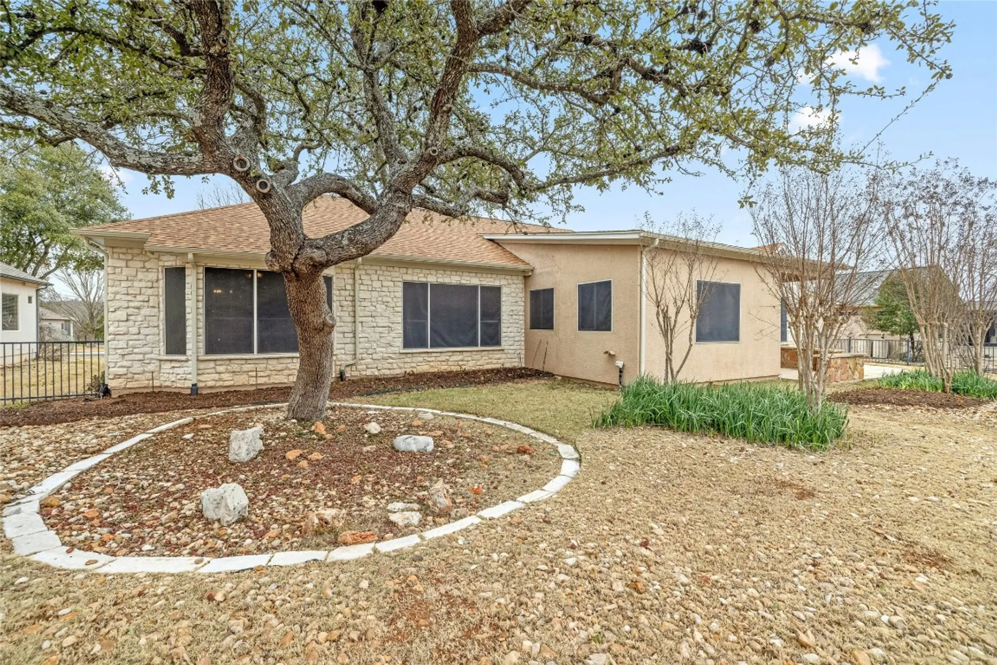 Property Slideshow image 32 of 39 | 122 durango trl, Georgetown, TX, 78633