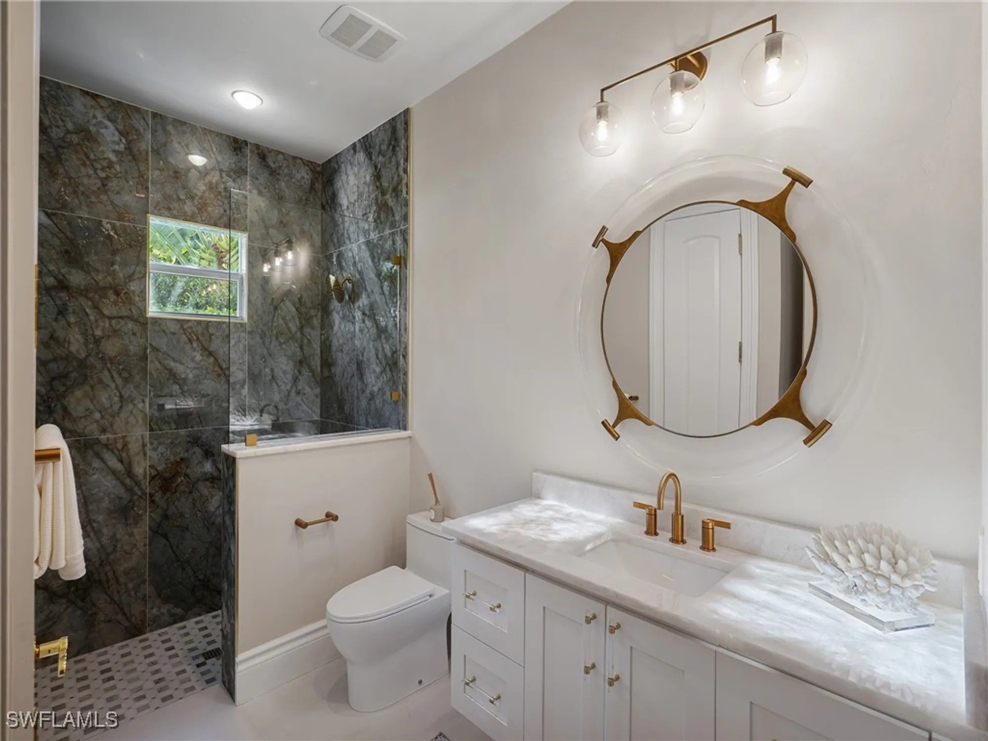 Property Slideshow image 19 of 47 | 216 spring line dr, Naples, FL, 34102
