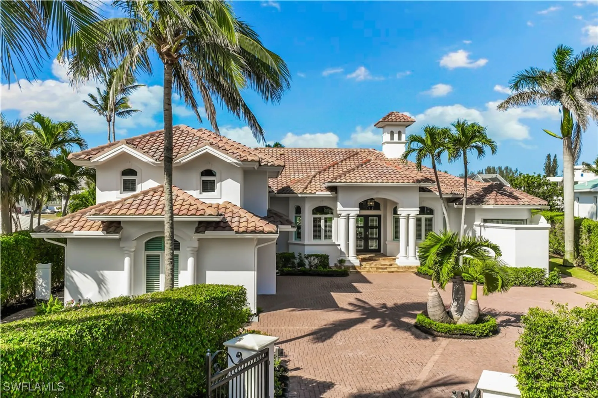Property Slideshow image 1 of 47 | 216 spring line dr, Naples, FL, 34102