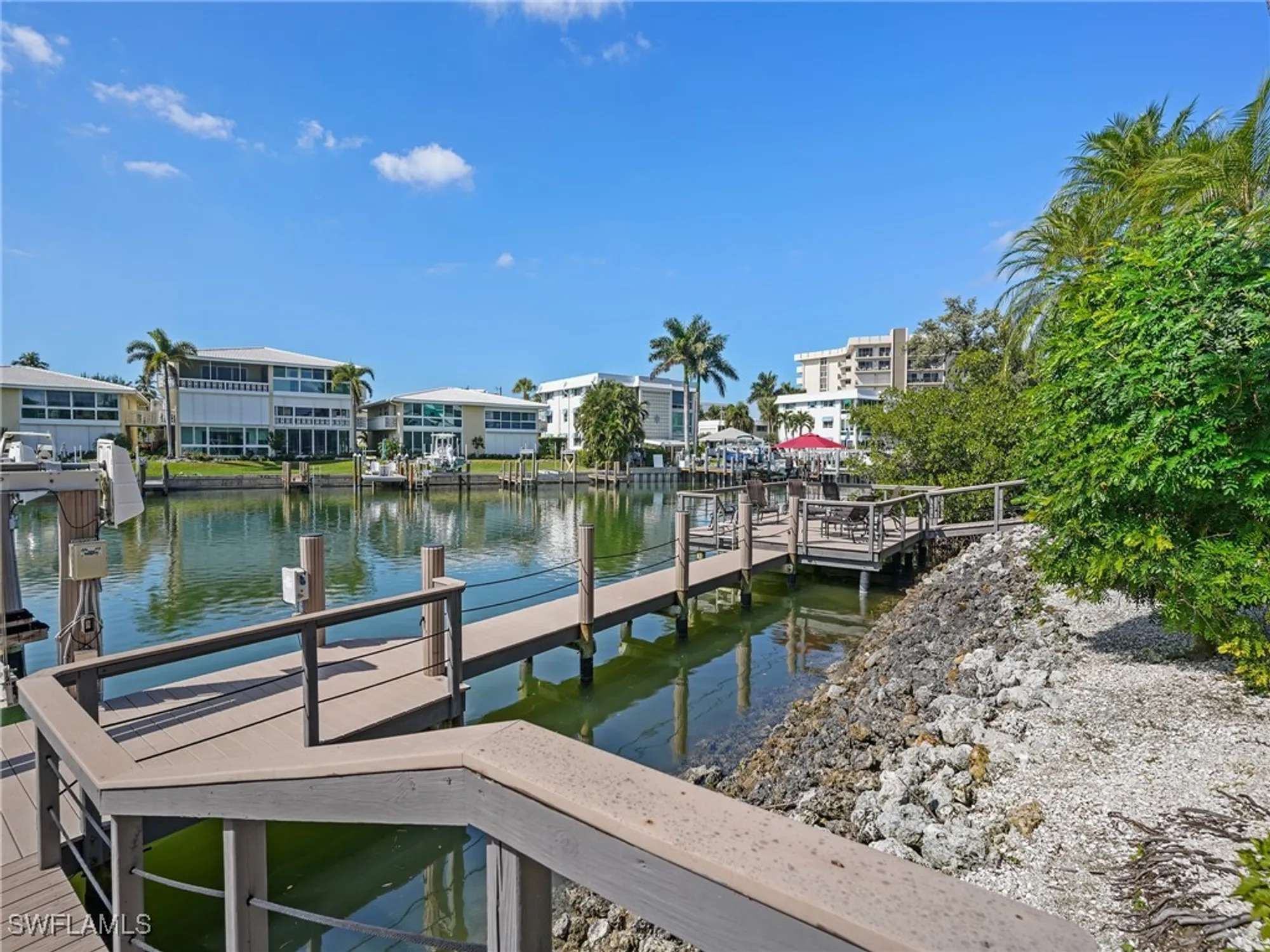 Property Slideshow image 25 of 47 | 216 spring line dr, Naples, FL, 34102