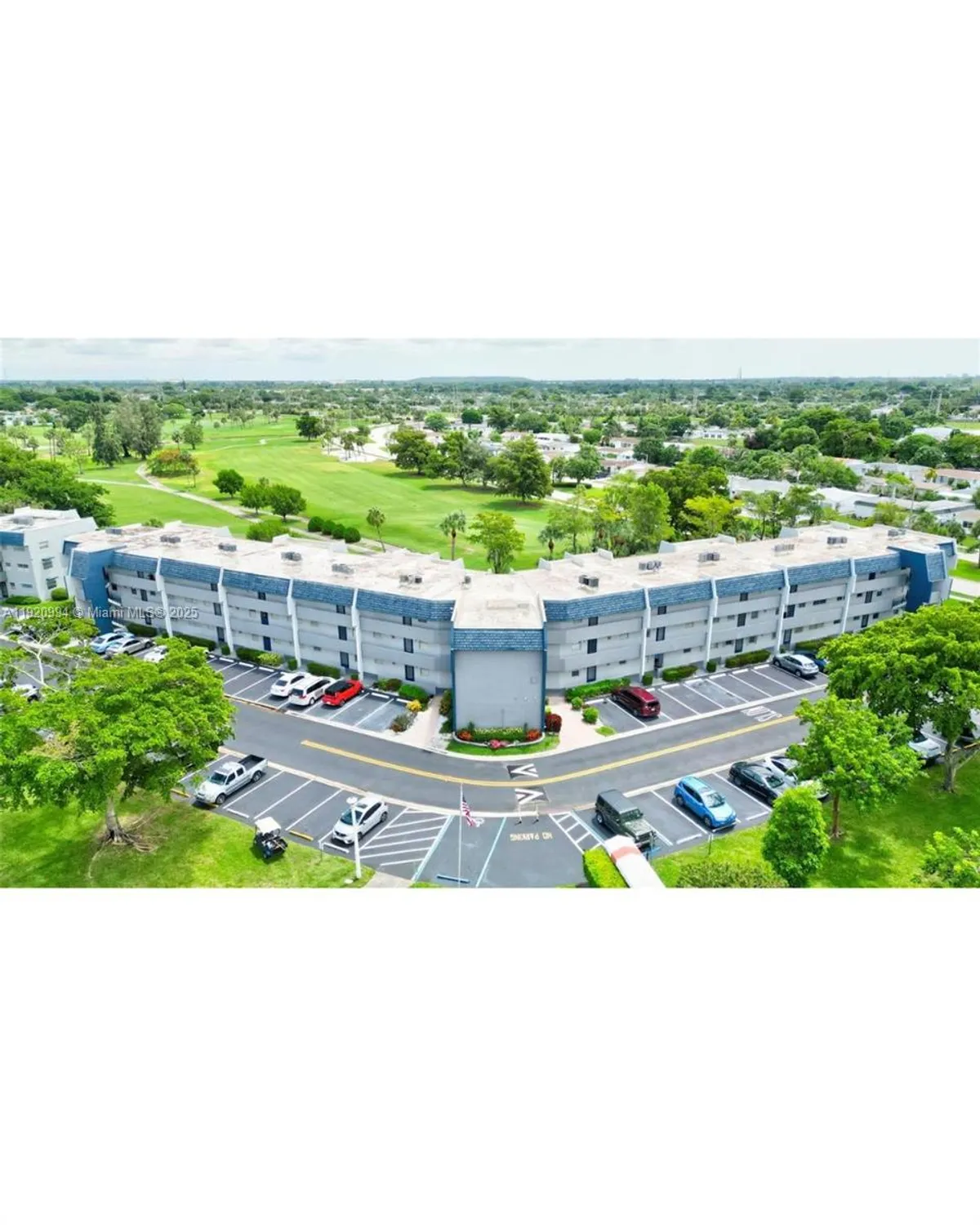 Property Slideshow image 1 of 42 | 7787 golf circle dr 106, Margate, FL, 33063