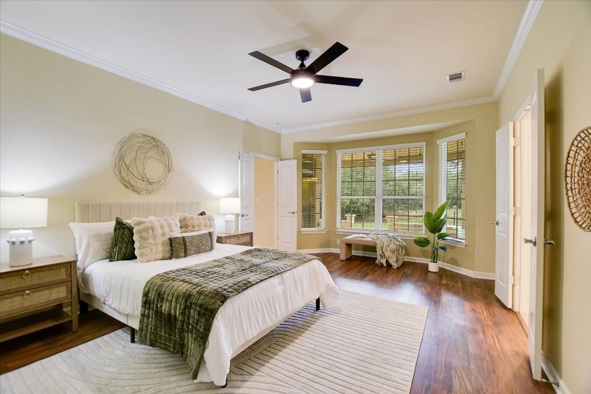 Property Slideshow image 12 of 20 | 508 lake sommerville trl, Georgetown, TX, 78633