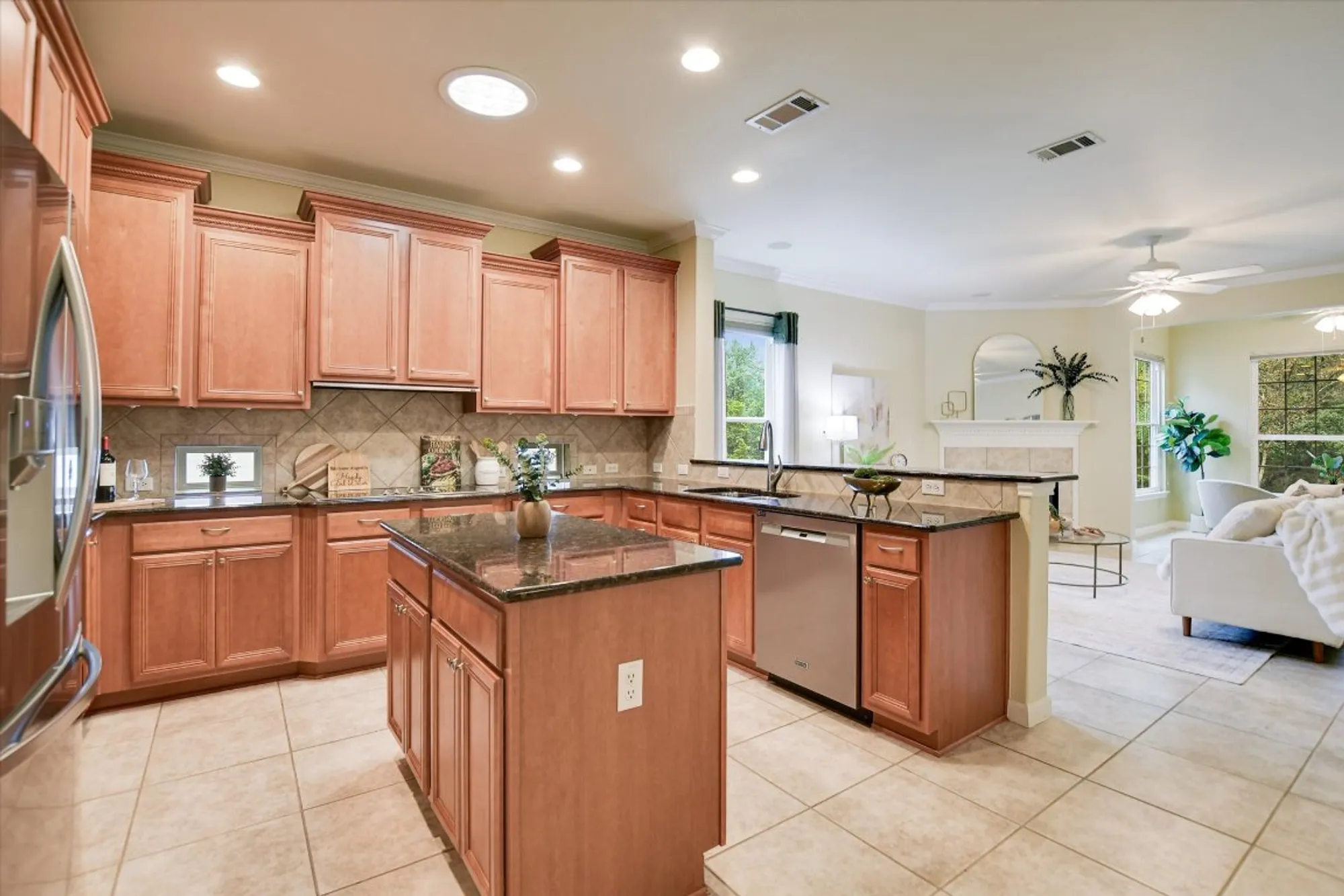 Property Slideshow image 6 of 20 | 508 lake sommerville trl, Georgetown, TX, 78633