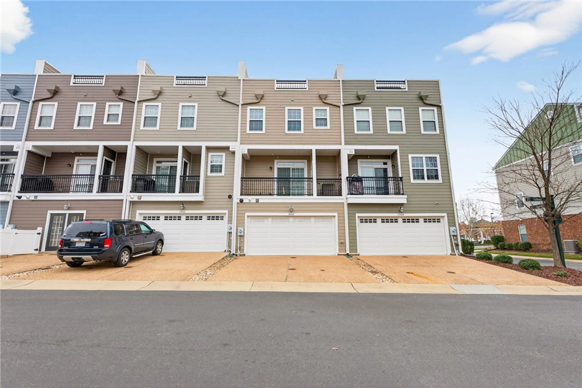 Property Slideshow image 10 of 50 | 4907 settlers market blvd, Williamsburg, VA, 23188