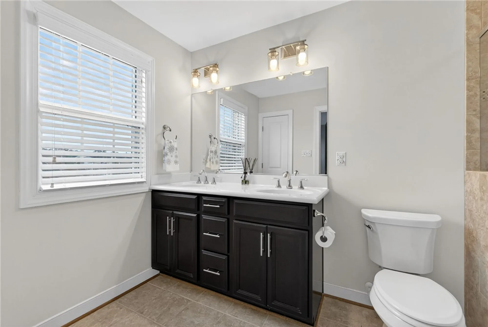 Property Slideshow image 34 of 50 | 4907 settlers market blvd, Williamsburg, VA, 23188