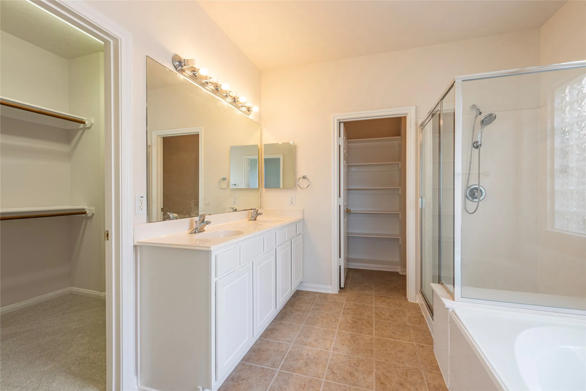 Property Slideshow image 13 of 27 | 1319 palermo dr, Pearland, TX, 77581