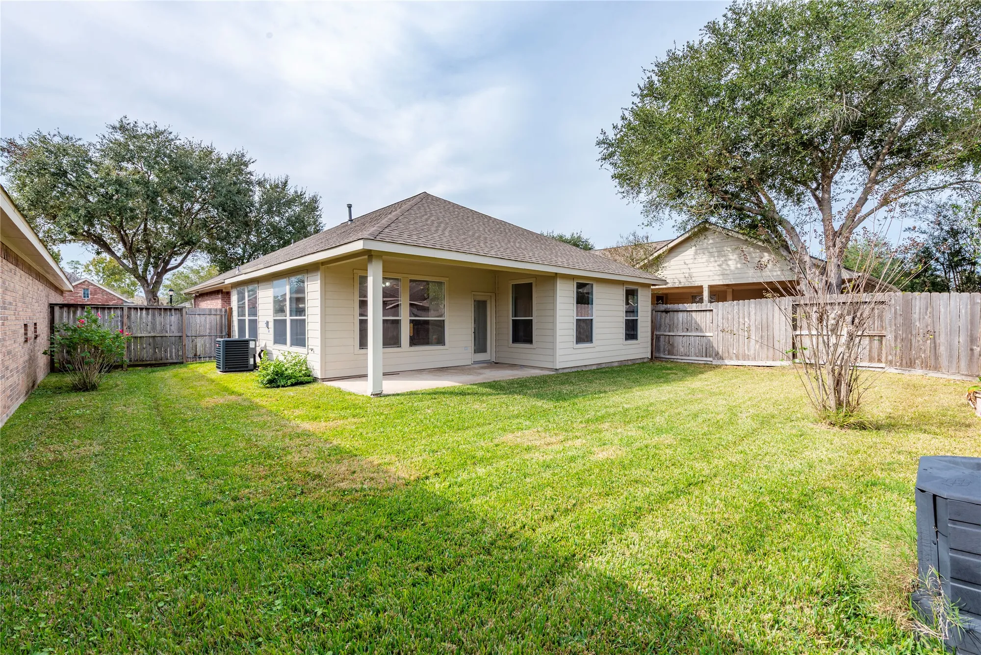 Property Slideshow image 20 of 27 | 1319 palermo dr, Pearland, TX, 77581