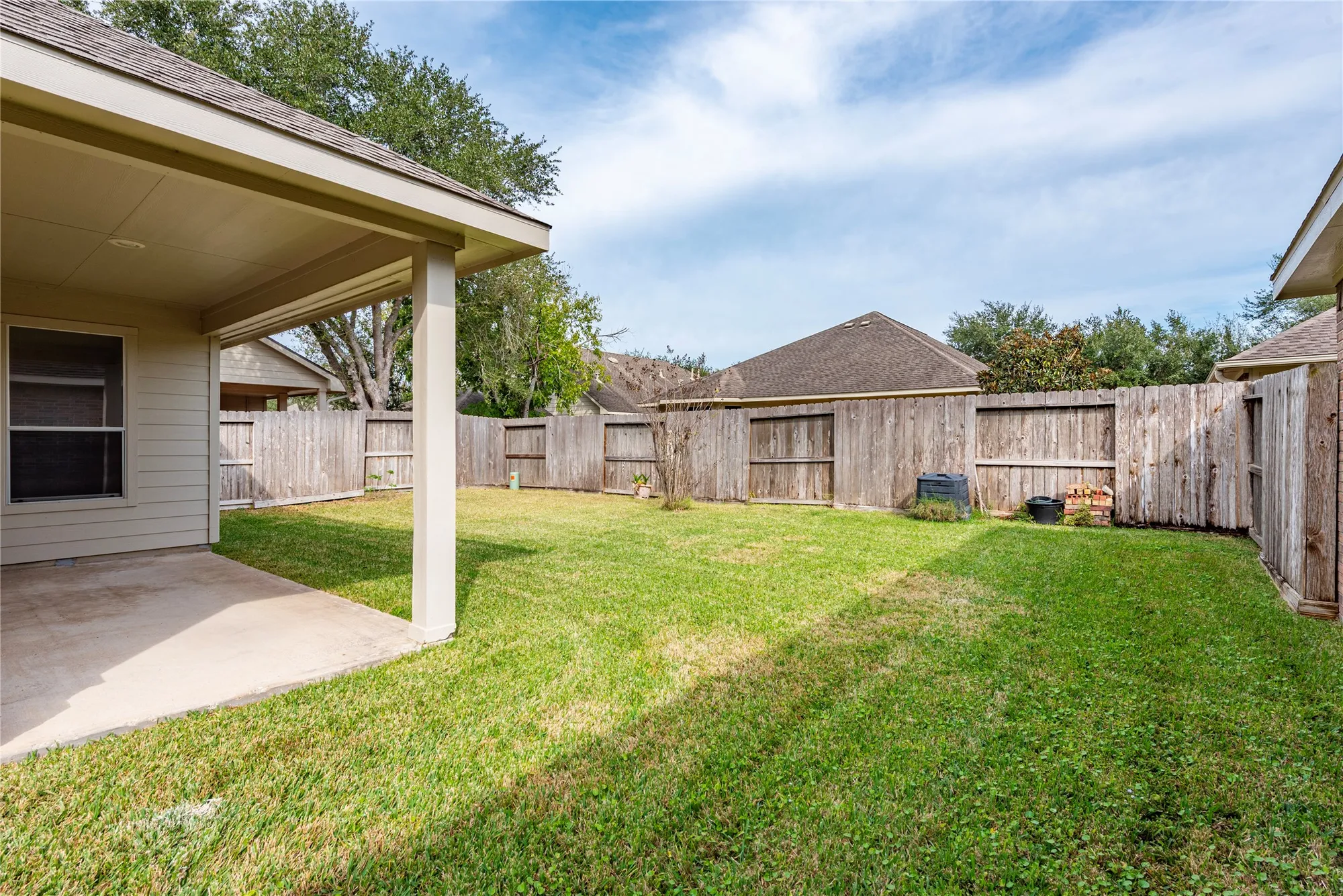 Property Slideshow image 21 of 27 | 1319 palermo dr, Pearland, TX, 77581