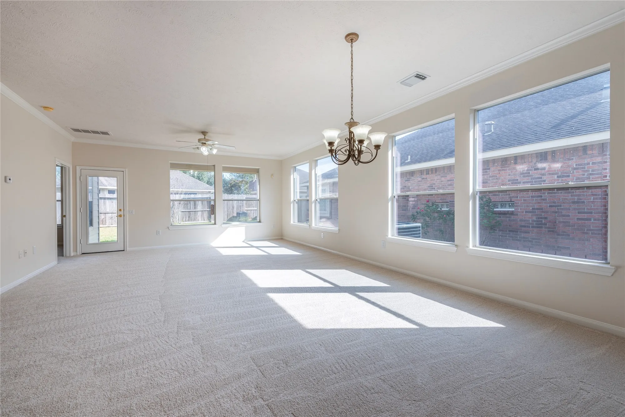 Property Slideshow image 3 of 27 | 1319 palermo dr, Pearland, TX, 77581