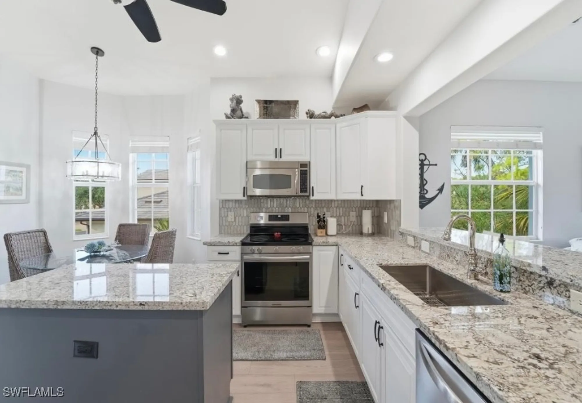 Property Slideshow image 14 of 31 | 7842 hawthorne dr 1703, Naples, FL, 34113