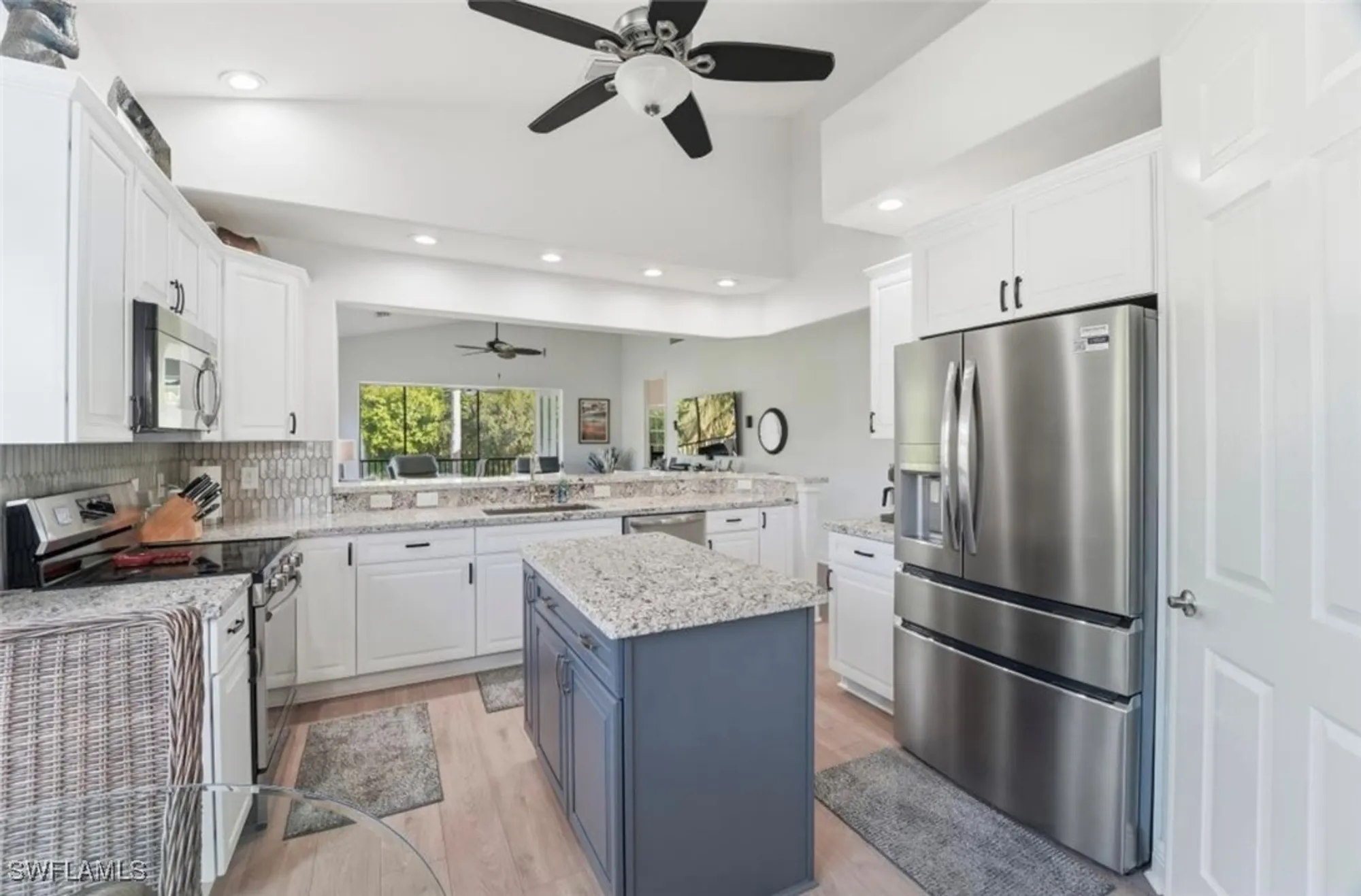 Property Slideshow image 10 of 31 | 7842 hawthorne dr 1703, Naples, FL, 34113