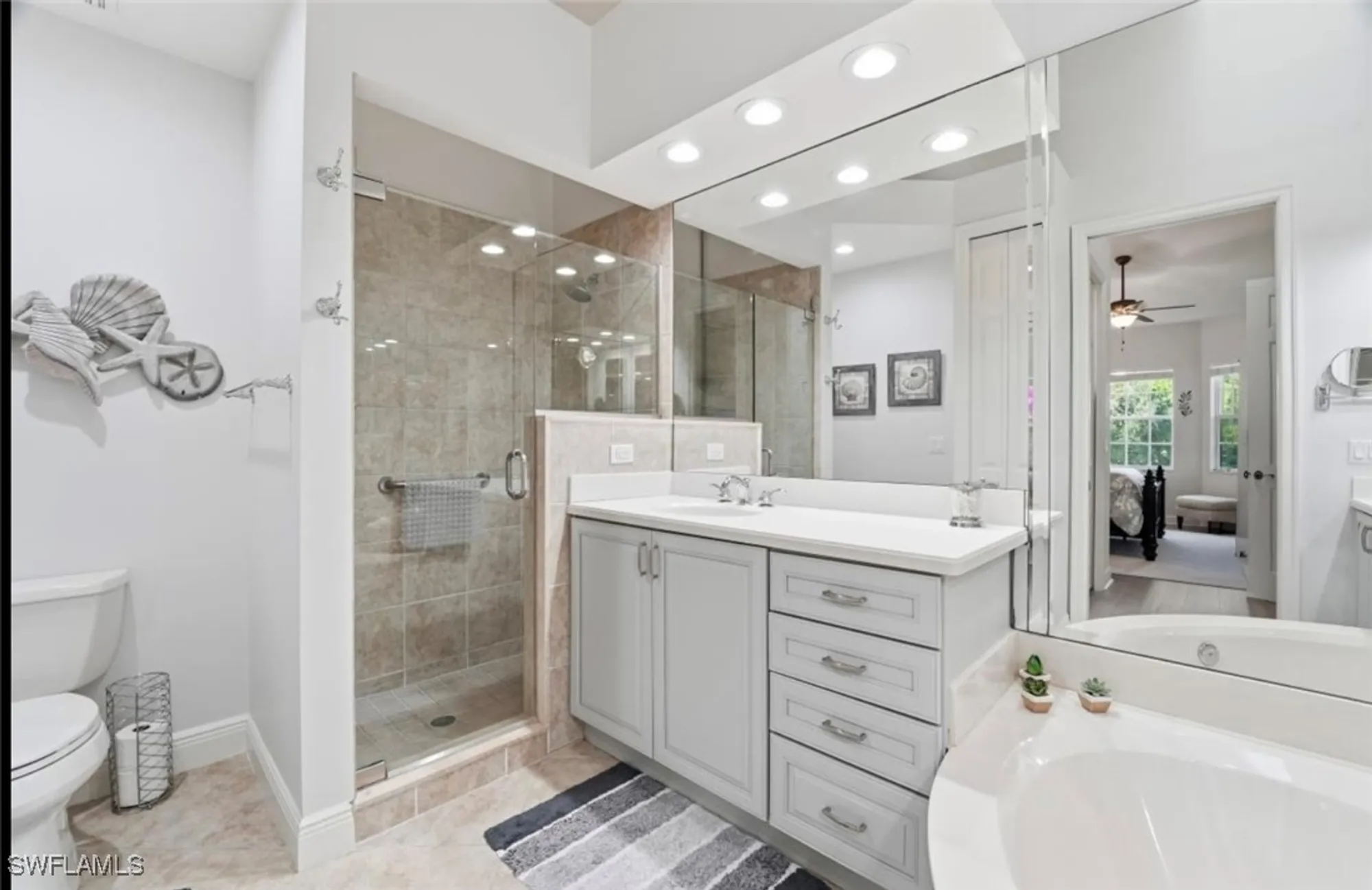 Property Slideshow image 26 of 31 | 7842 hawthorne dr 1703, Naples, FL, 34113