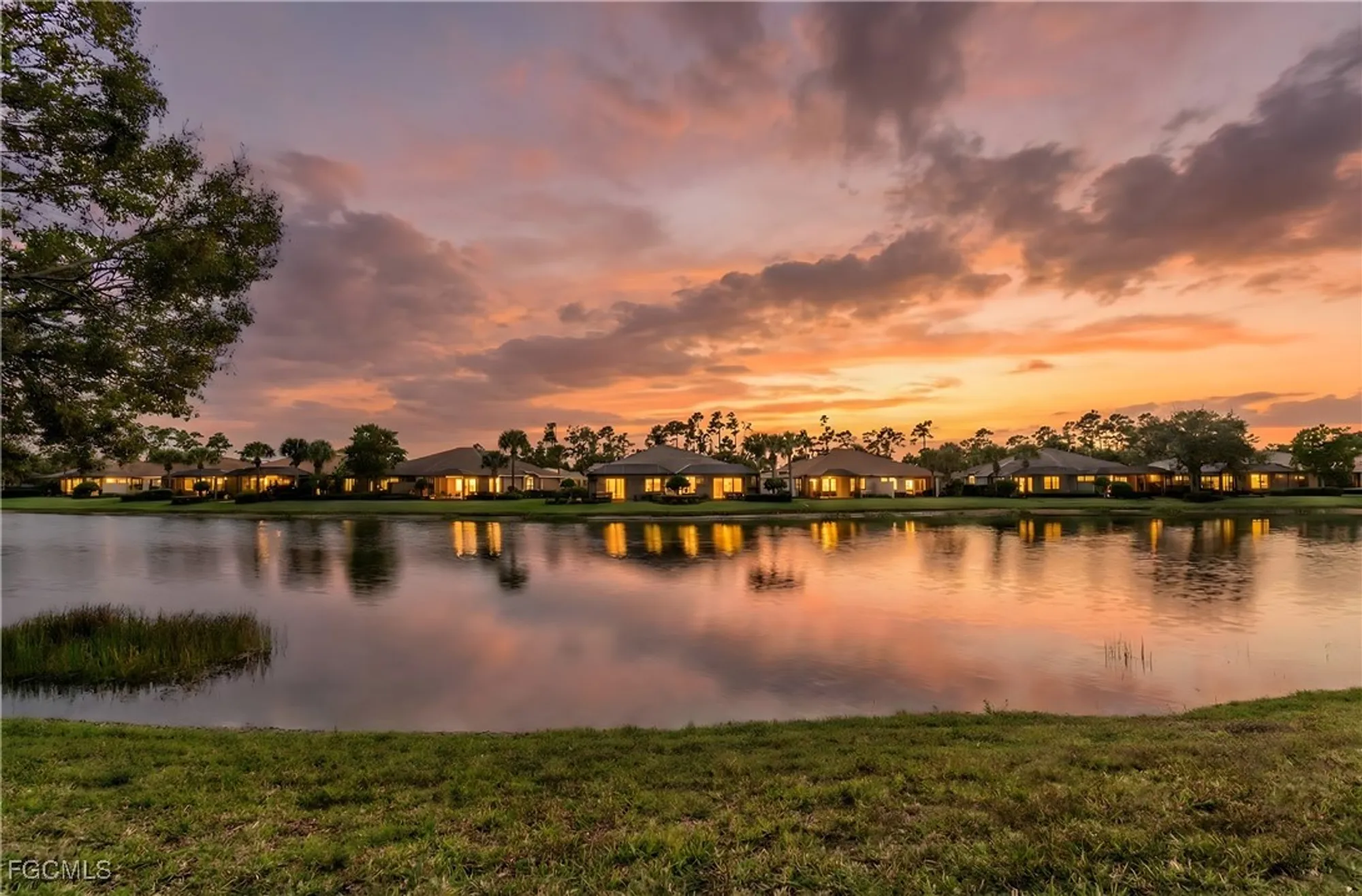 Property Slideshow image 2 of 45 | 10663 avila cir, Fort Myers, FL, 33913