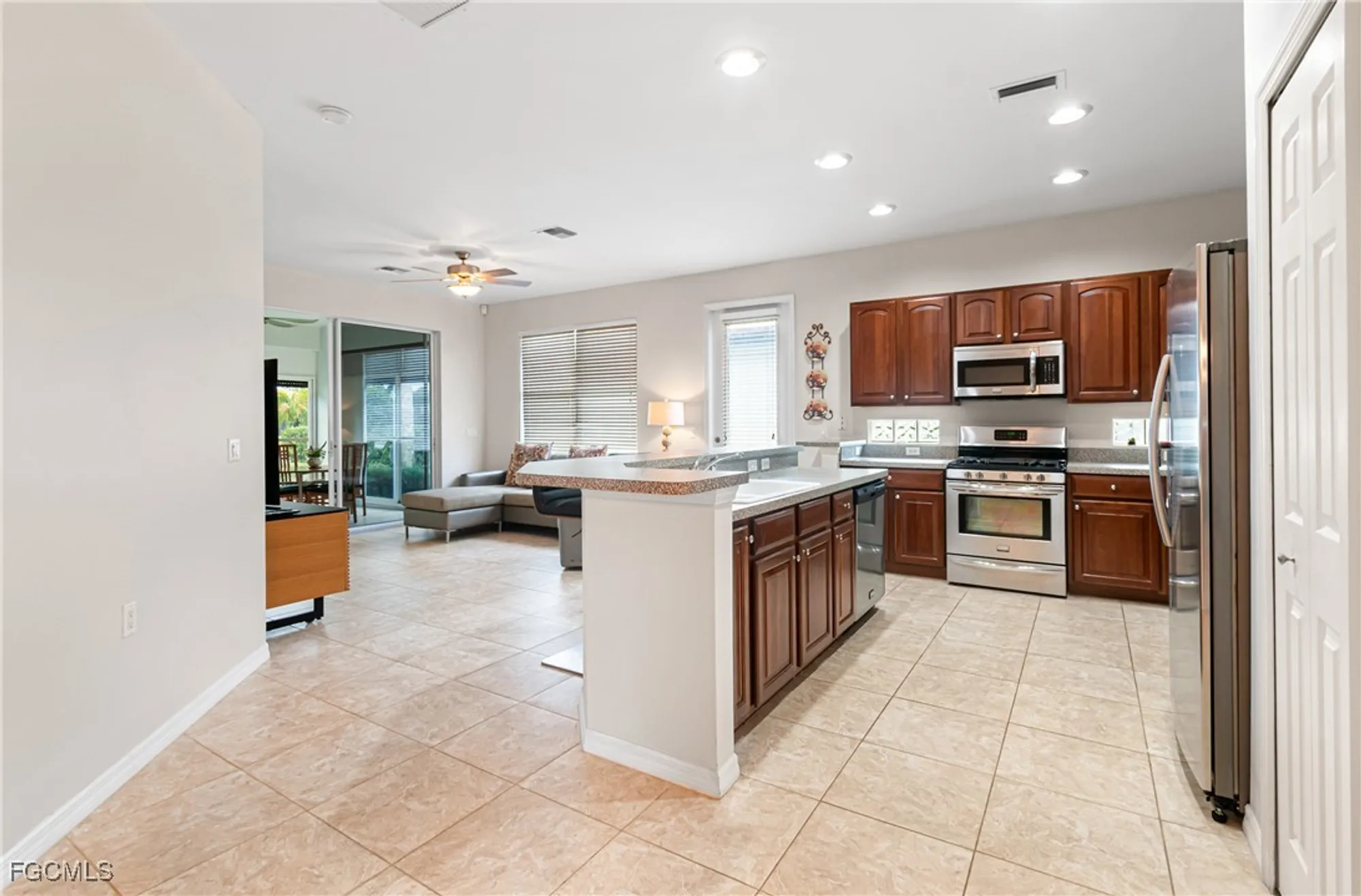 Property Slideshow image 5 of 45 | 10663 avila cir, Fort Myers, FL, 33913