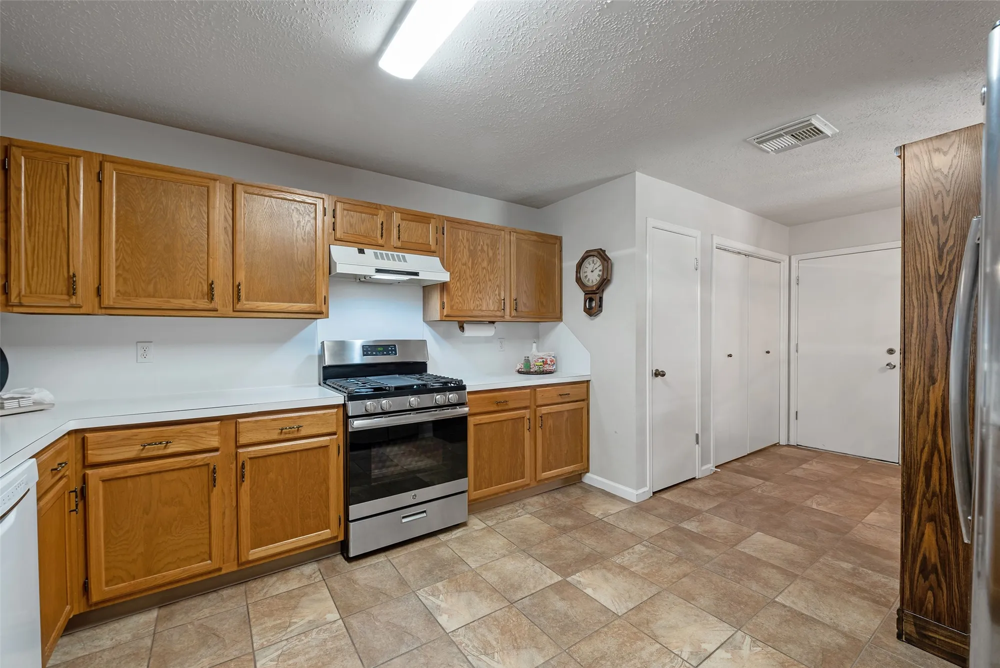 Property Slideshow image 15 of 46 | 3310 country meadows ct, Pearland, TX, 77584