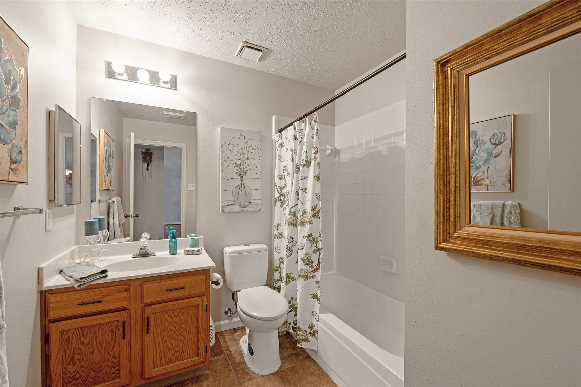 Property Slideshow image 28 of 46 | 3310 country meadows ct, Pearland, TX, 77584