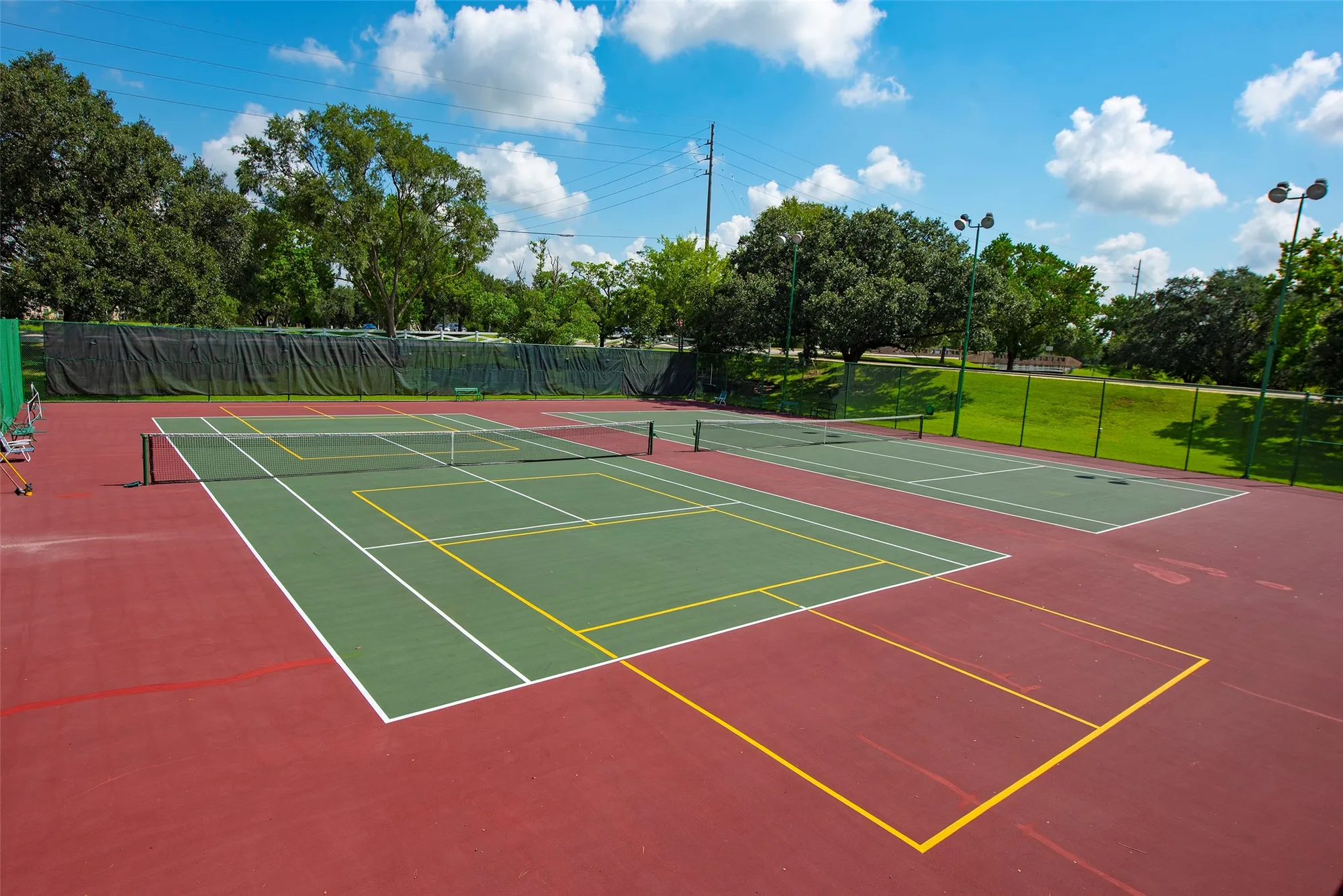 Property Slideshow image 39 of 46 | 3310 country meadows ct, Pearland, TX, 77584