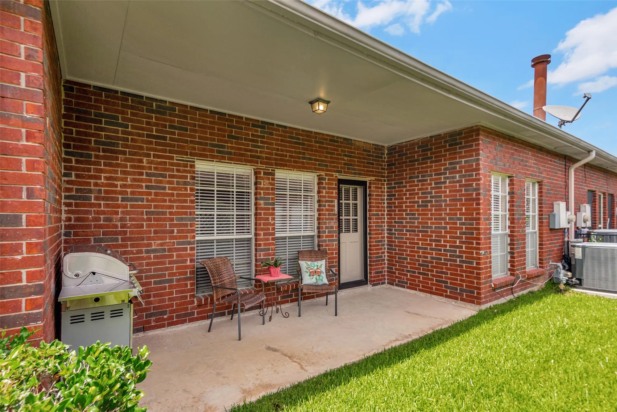 Property Slideshow image 32 of 46 | 3310 country meadows ct, Pearland, TX, 77584