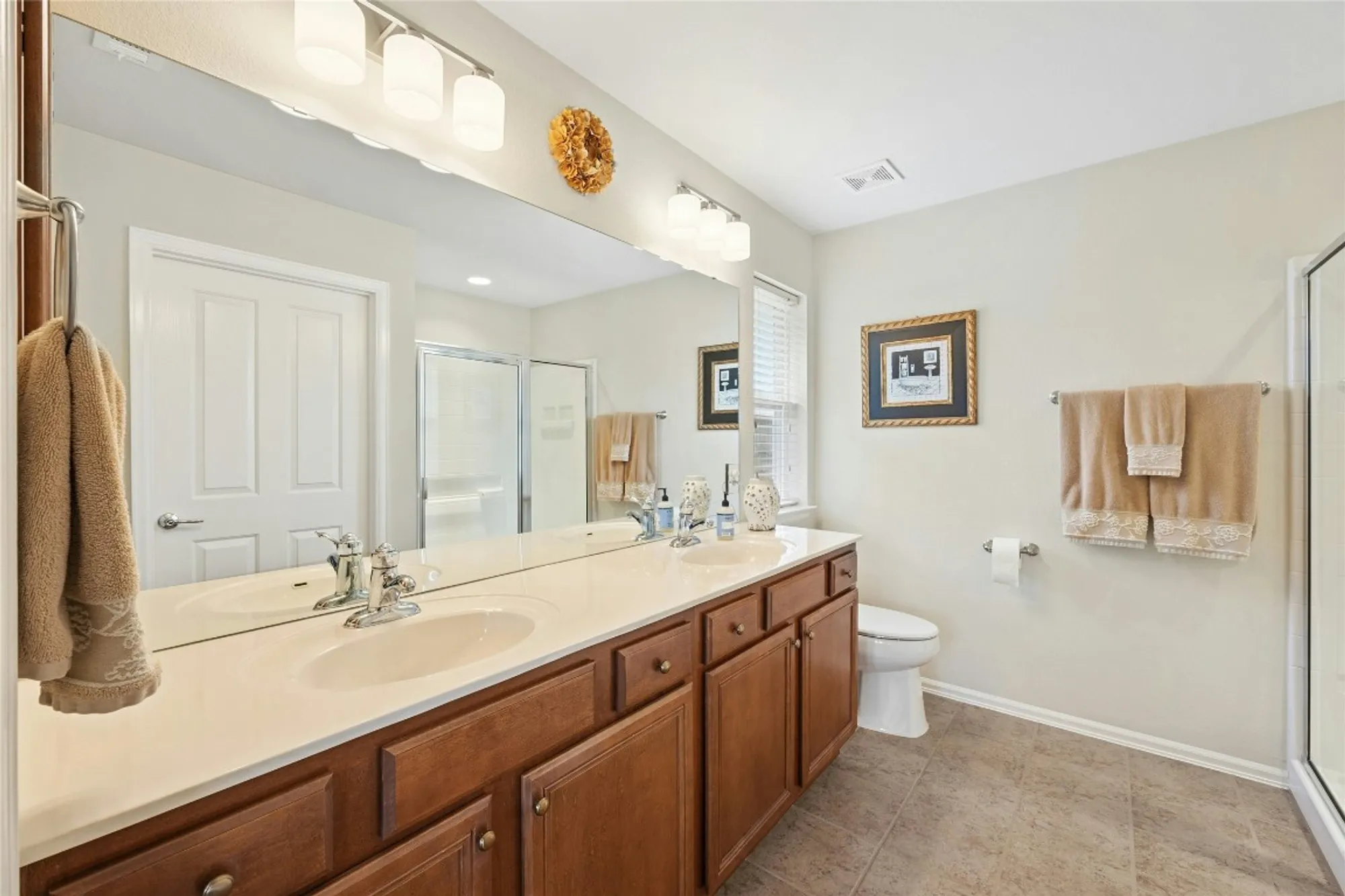 Property Slideshow image 16 of 27 | 104 monument hill trl, Georgetown, TX, 78633