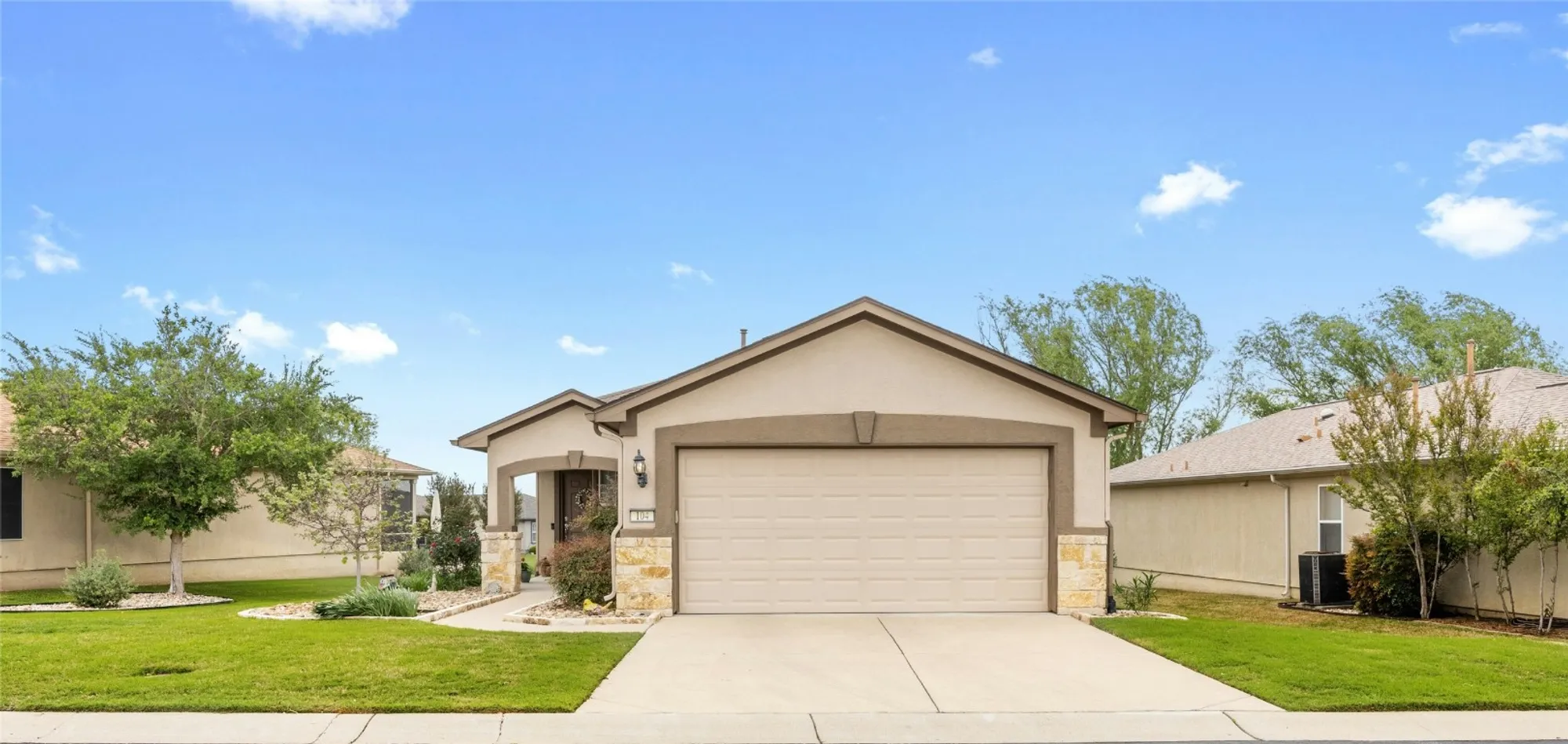 Property Slideshow image 1 of 27 | 104 monument hill trl, Georgetown, TX, 78633