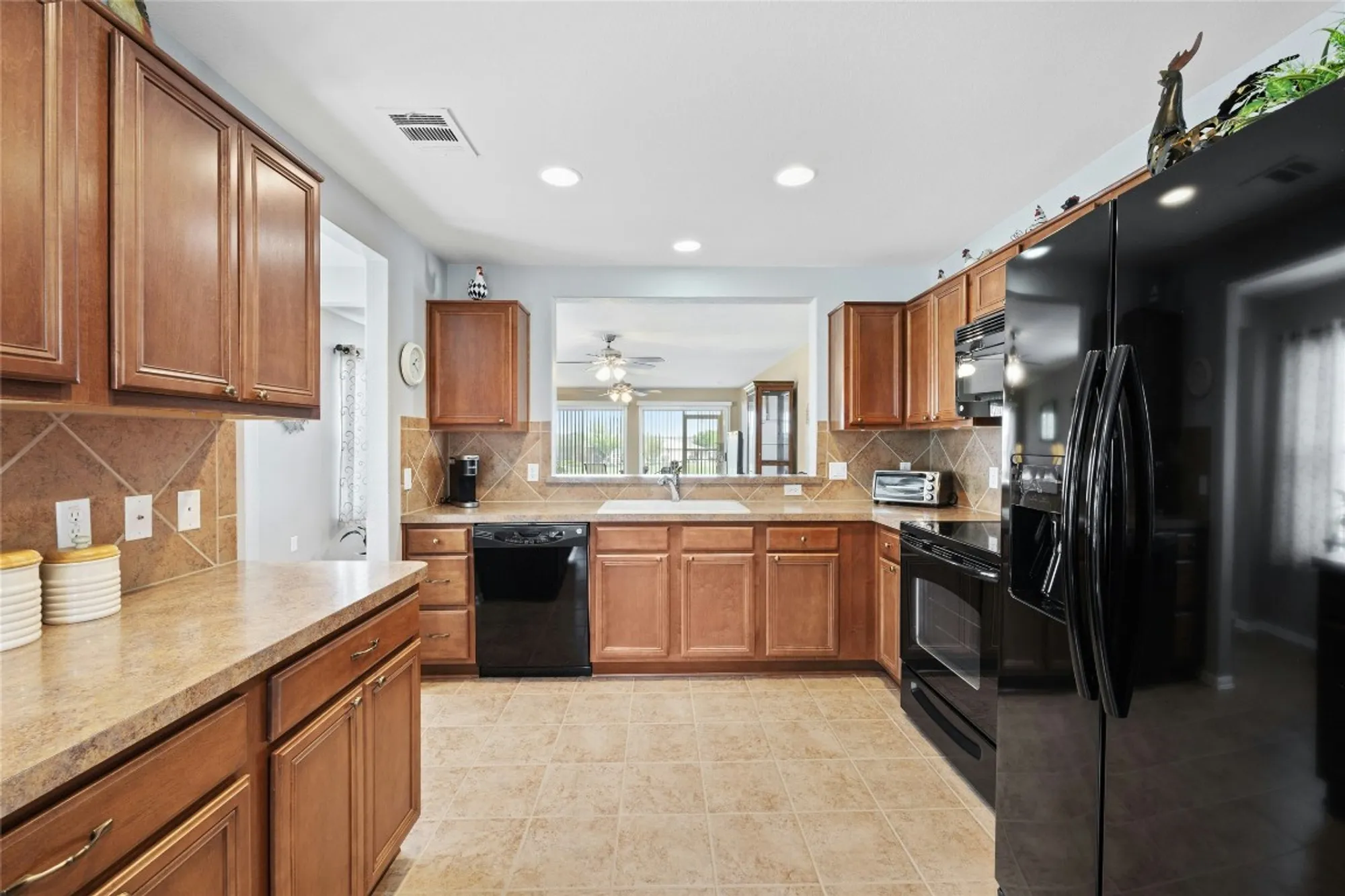 Property Slideshow image 10 of 27 | 104 monument hill trl, Georgetown, TX, 78633