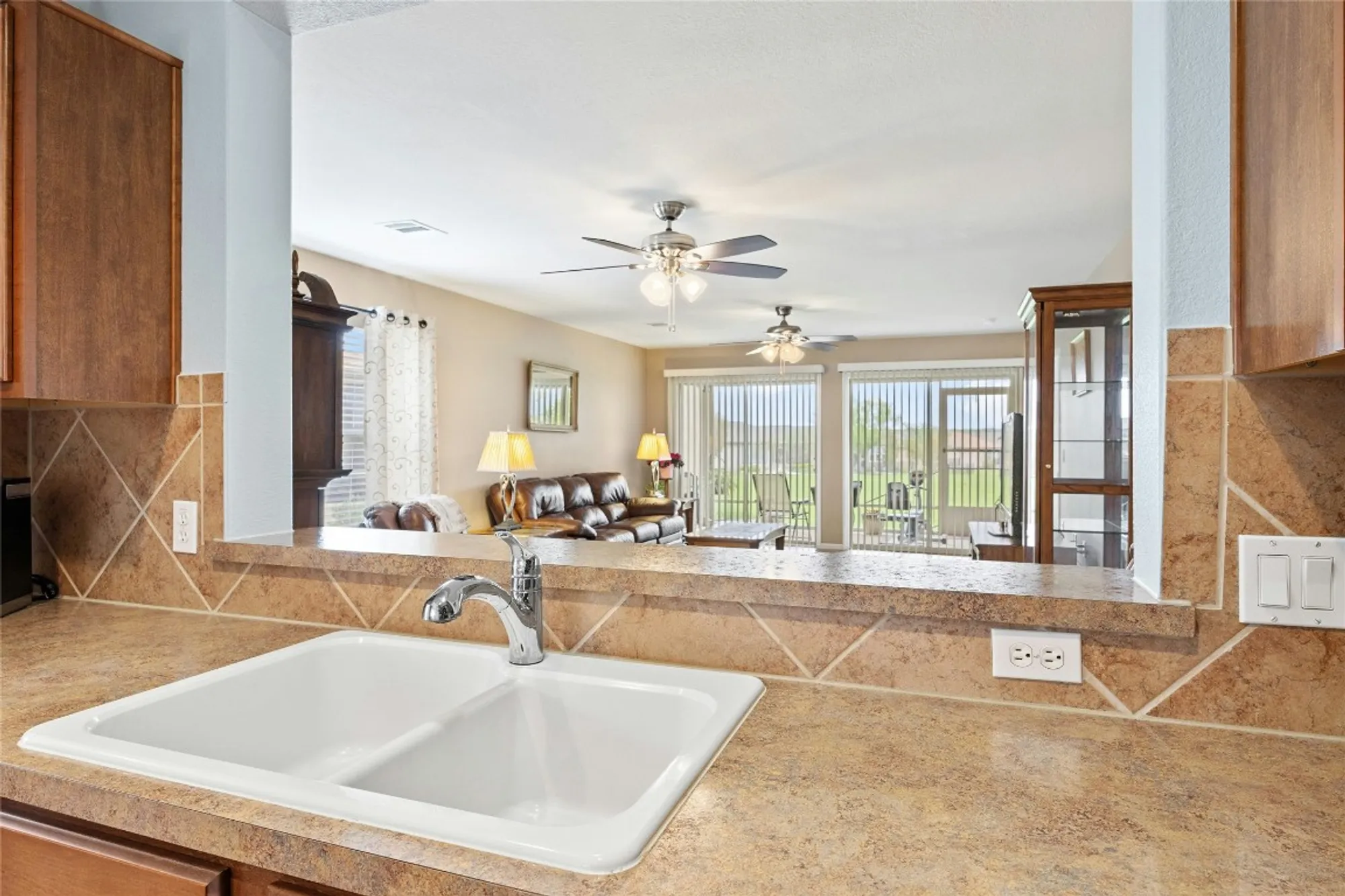 Property Slideshow image 12 of 27 | 104 monument hill trl, Georgetown, TX, 78633