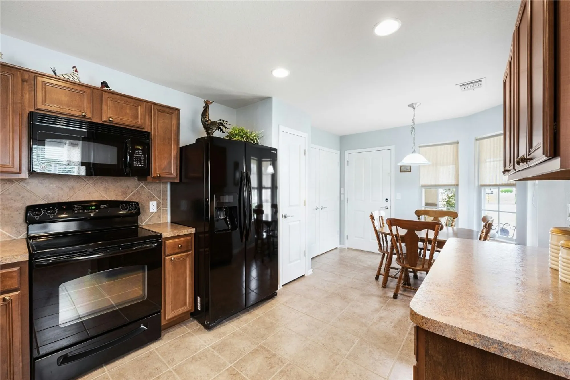 Property Slideshow image 8 of 27 | 104 monument hill trl, Georgetown, TX, 78633