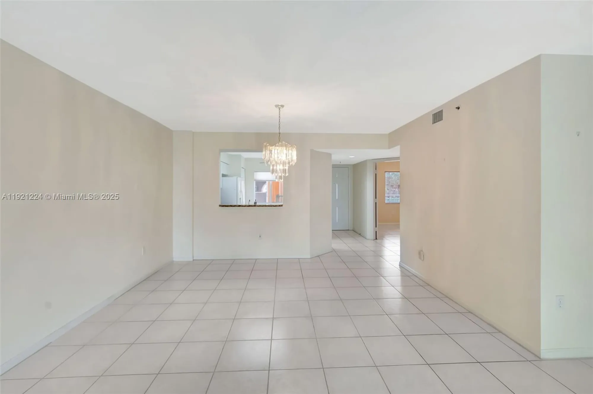 Property Slideshow image 14 of 60 | 12565 imperial isle dr 204, Boynton Beach, FL, 33437