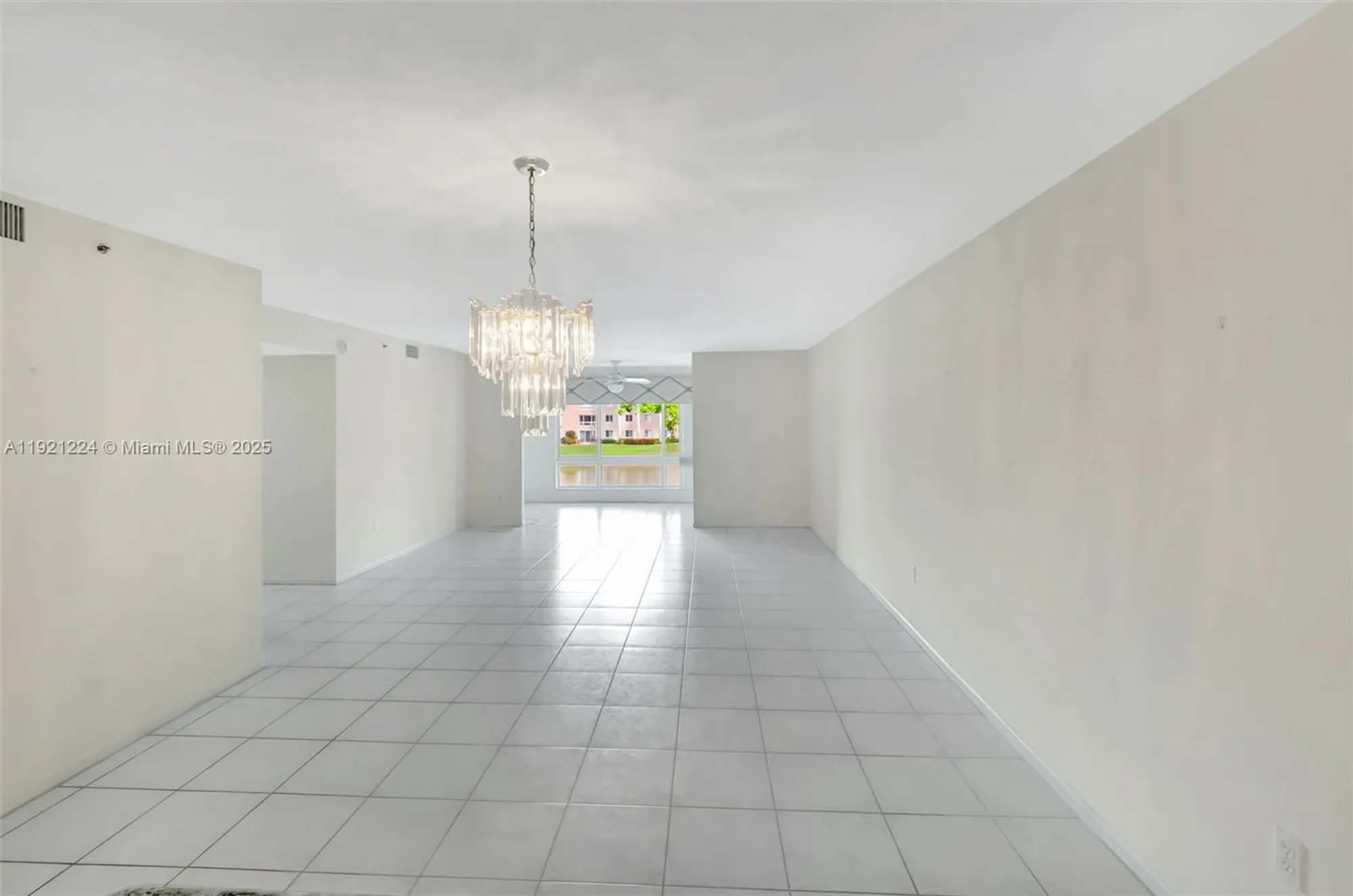 Property Slideshow image 19 of 60 | 12565 imperial isle dr 204, Boynton Beach, FL, 33437