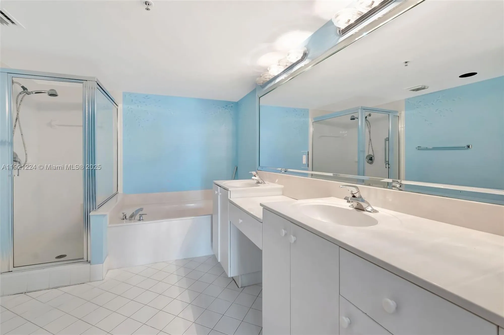 Property Slideshow image 27 of 60 | 12565 imperial isle dr 204, Boynton Beach, FL, 33437