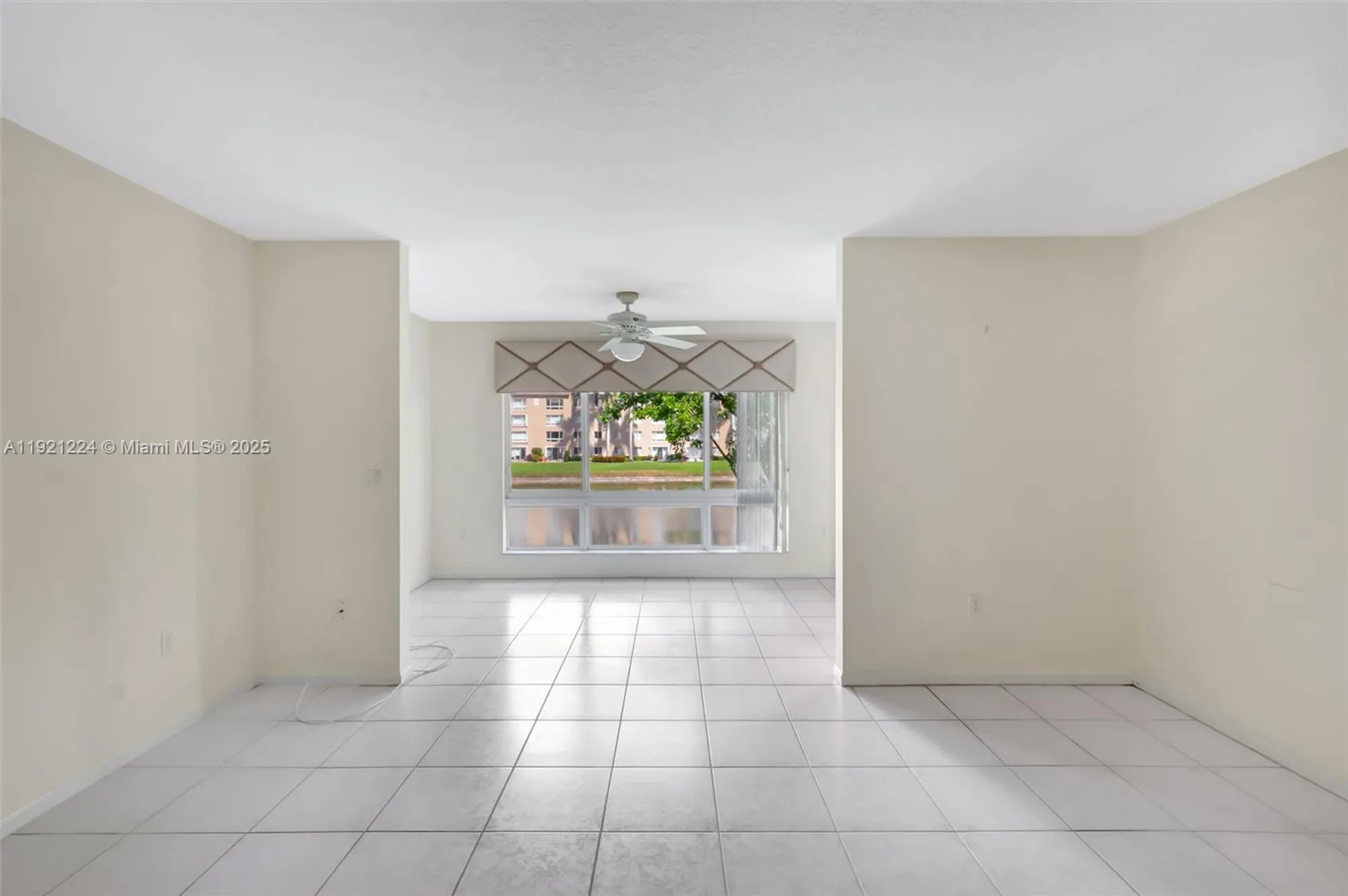 Property Slideshow image 7 of 60 | 12565 imperial isle dr 204, Boynton Beach, FL, 33437