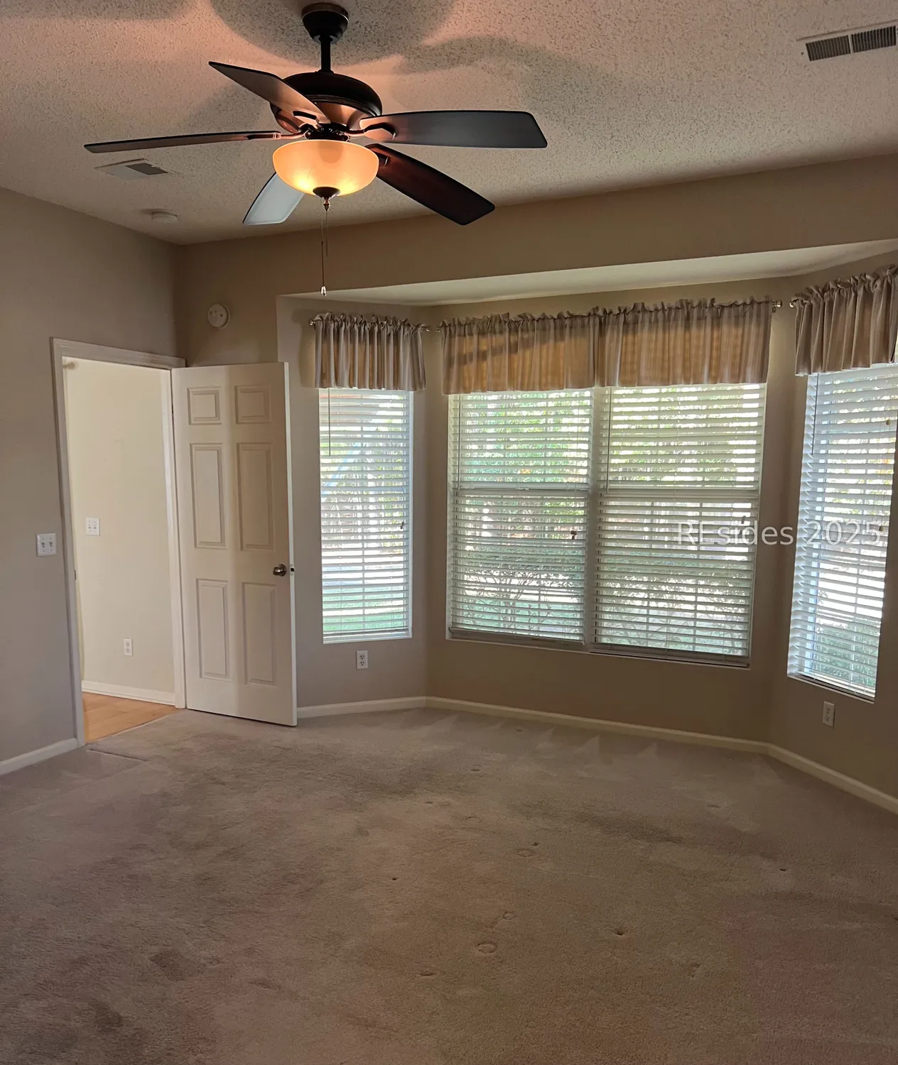 Property Slideshow image 14 of 24 | 153 lazy daisy dr, Bluffton, SC, 29909