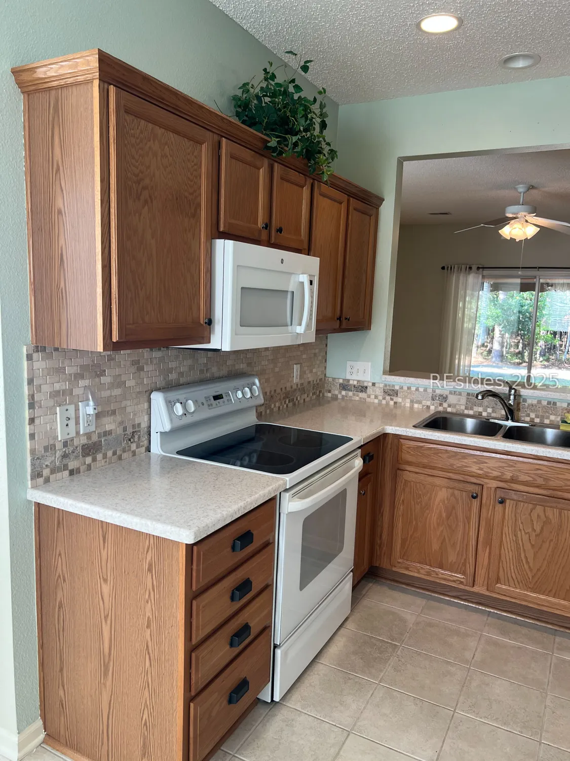 Property Slideshow image 10 of 24 | 153 lazy daisy dr, Bluffton, SC, 29909