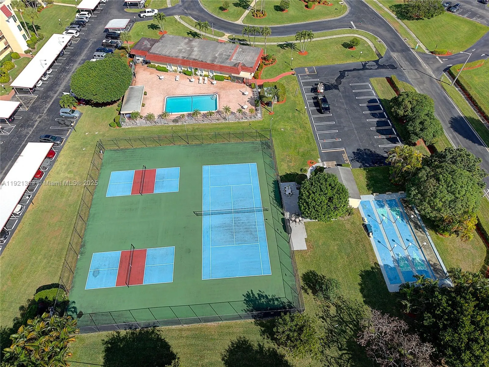 Property Slideshow image 14 of 37 | 23099 barwood ln 307, Boca Raton, FL, 33428