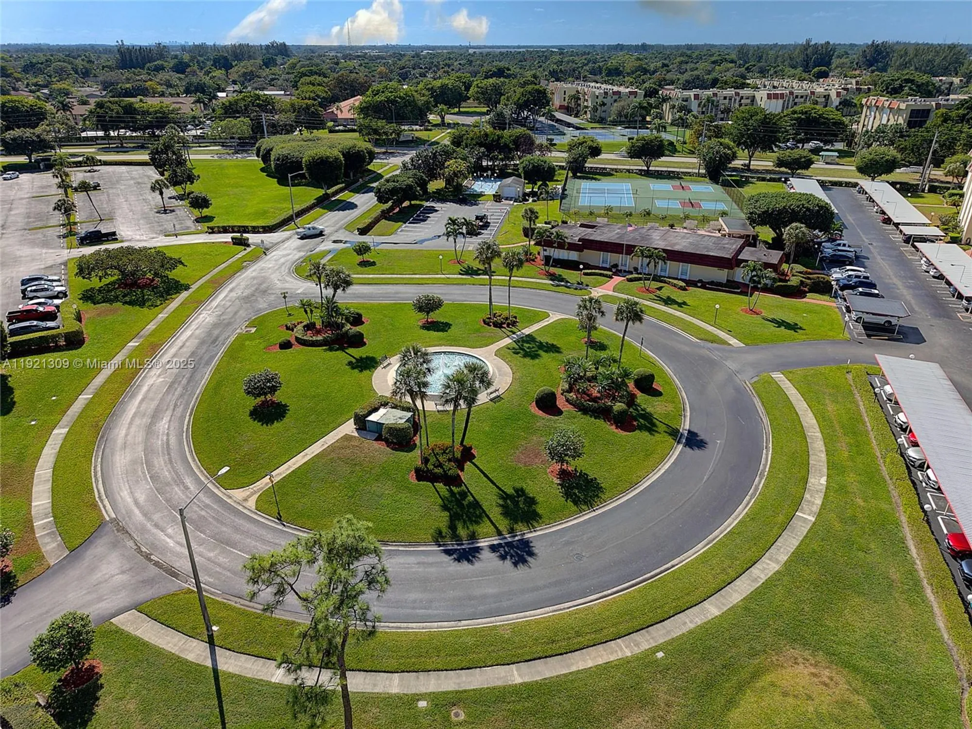 Property Slideshow image 19 of 37 | 23099 barwood ln 307, Boca Raton, FL, 33428