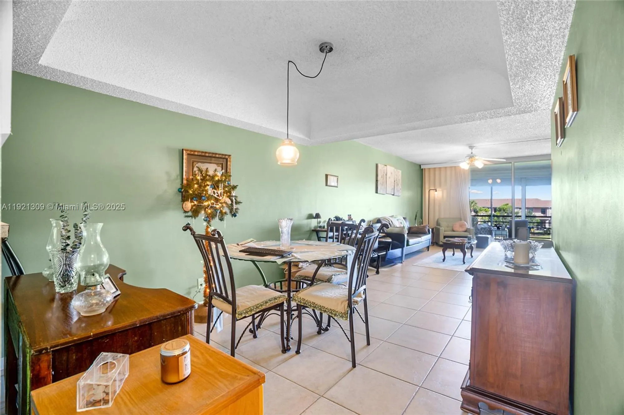 Property Slideshow image 28 of 37 | 23099 barwood ln 307, Boca Raton, FL, 33428