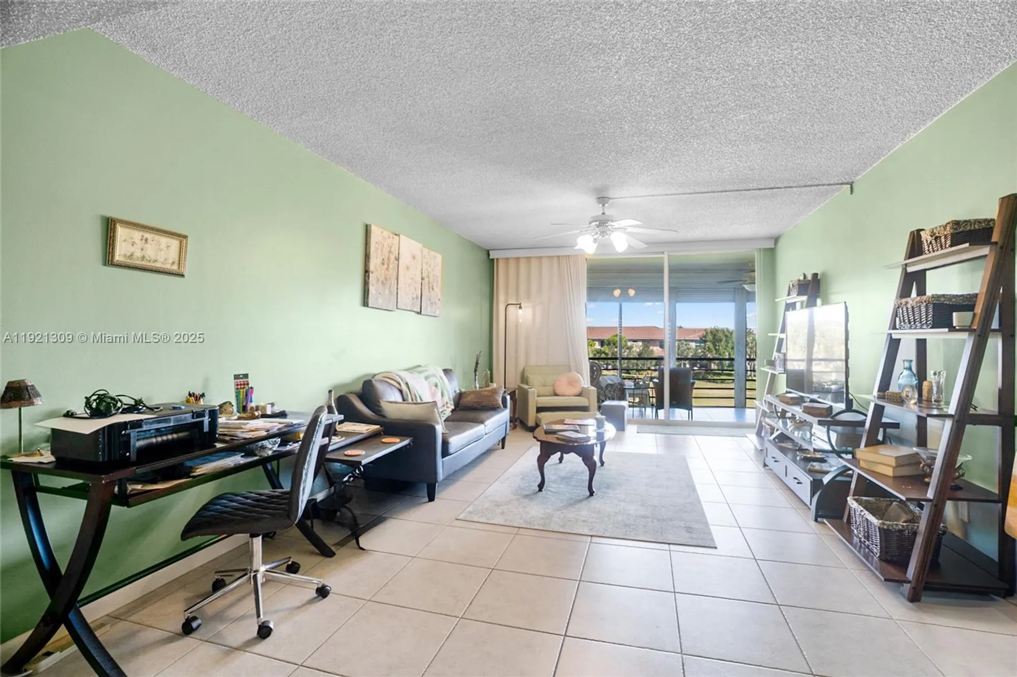 Property Slideshow image 30 of 37 | 23099 barwood ln 307, Boca Raton, FL, 33428