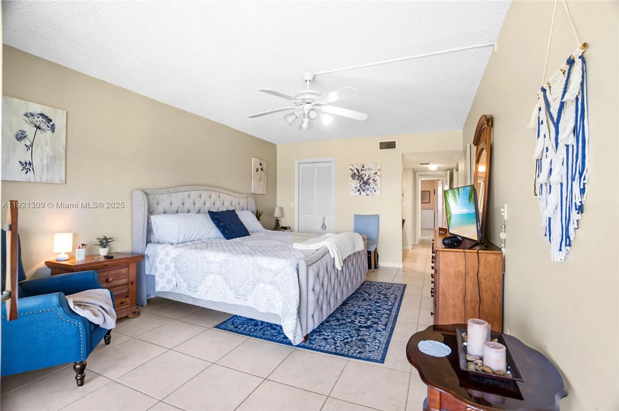 Property Slideshow image 6 of 37 | 23099 barwood ln 307, Boca Raton, FL, 33428
