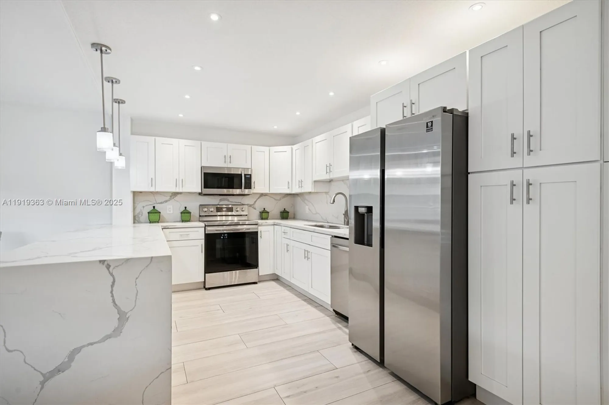 Property Slideshow image 7 of 16 | 12600 sw 5th ct l104, Pembroke Pines, FL, 33027