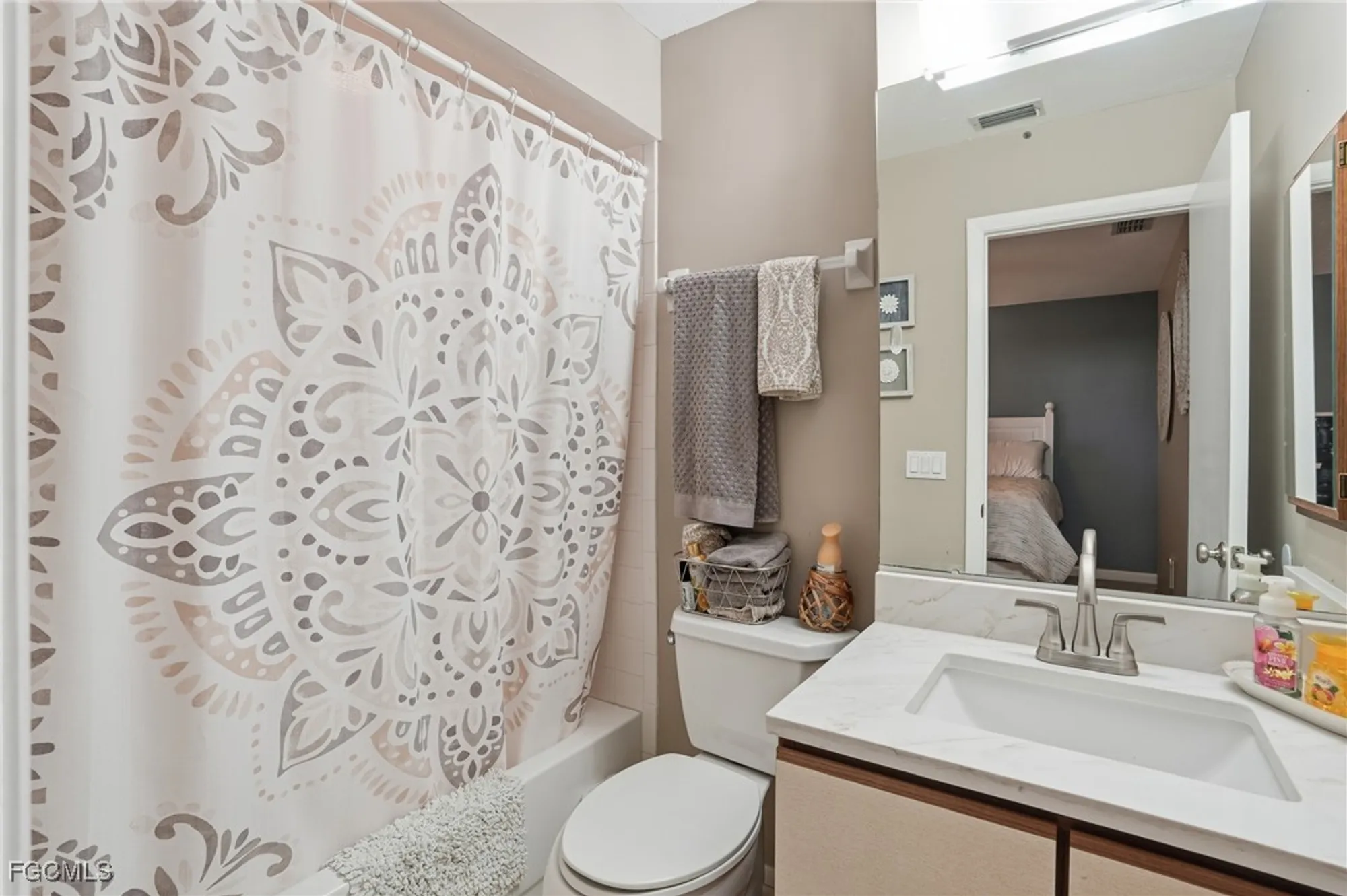 Property Slideshow image 17 of 35 | 13264 white marsh ln 3333, Fort Myers, FL, 33912