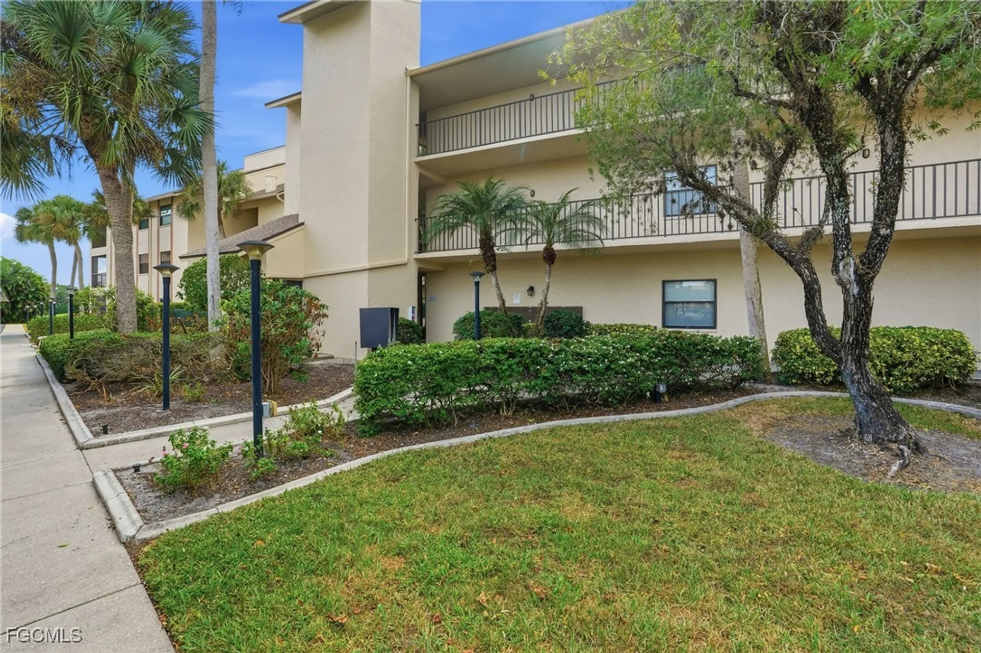 Property Slideshow image 25 of 35 | 13264 white marsh ln 3333, Fort Myers, FL, 33912